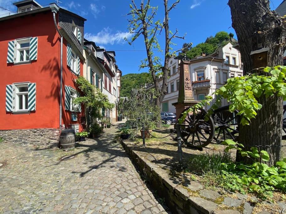 Historic Skipper`s House in Old Town