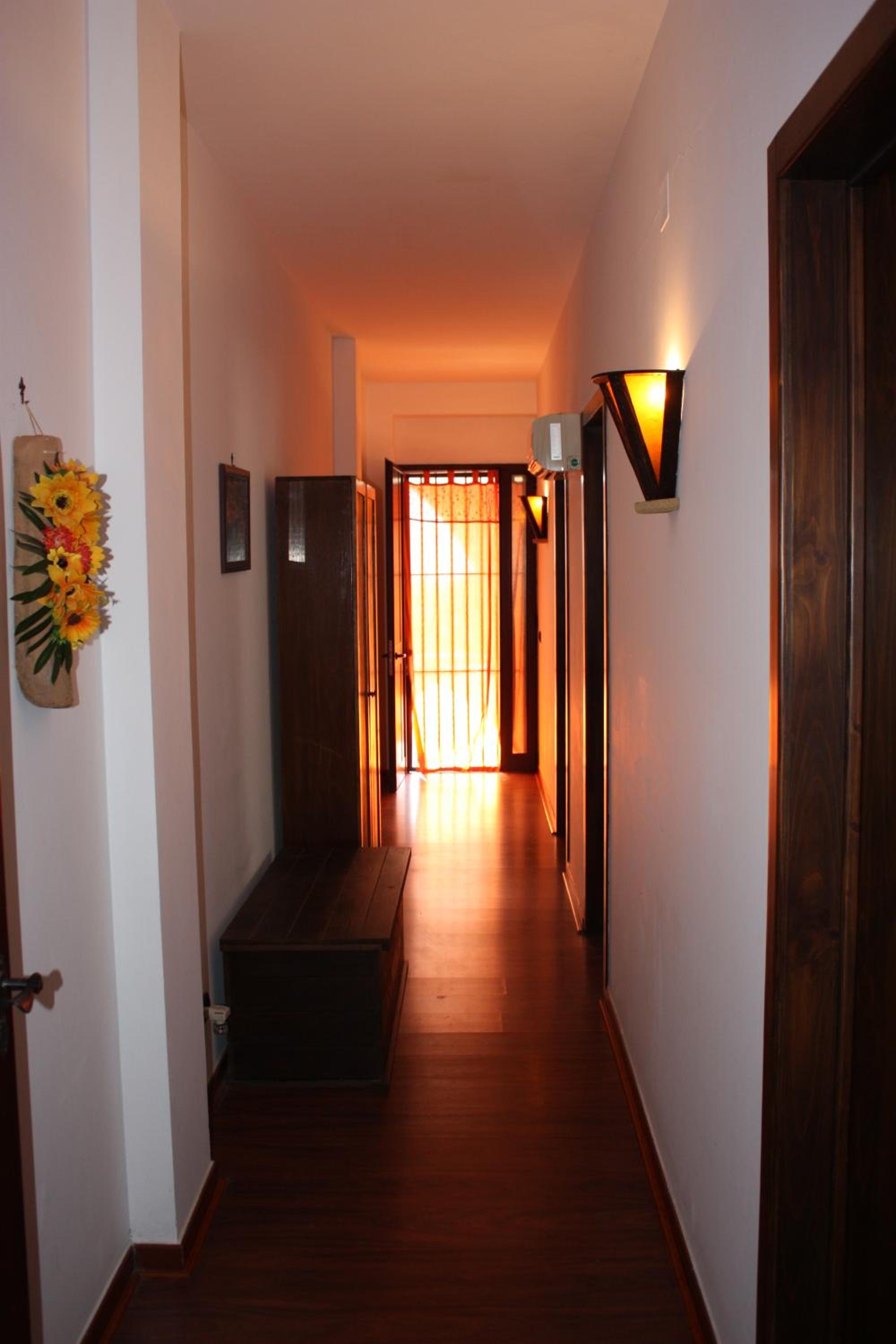 Photo 33