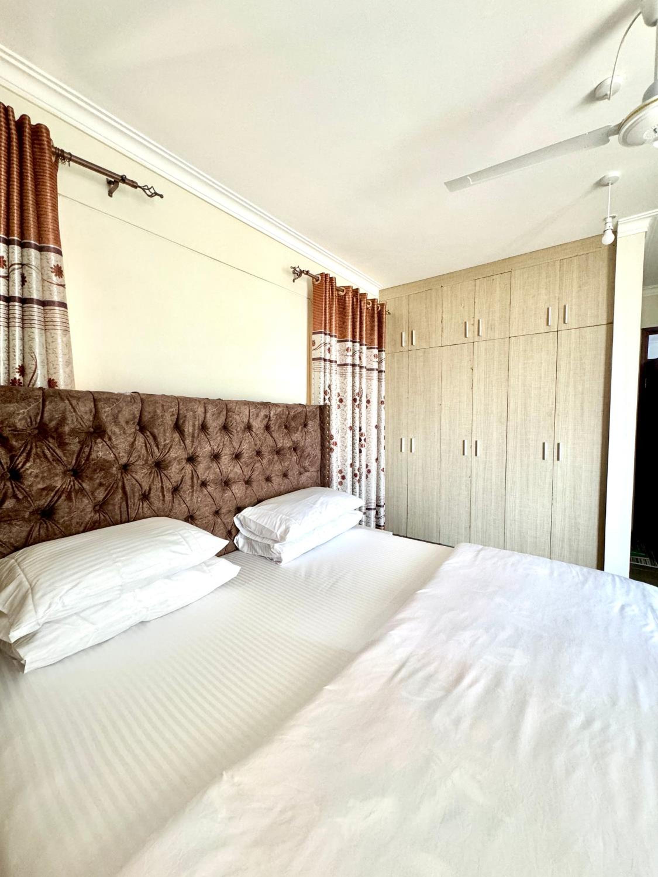 Hillsview Apartment