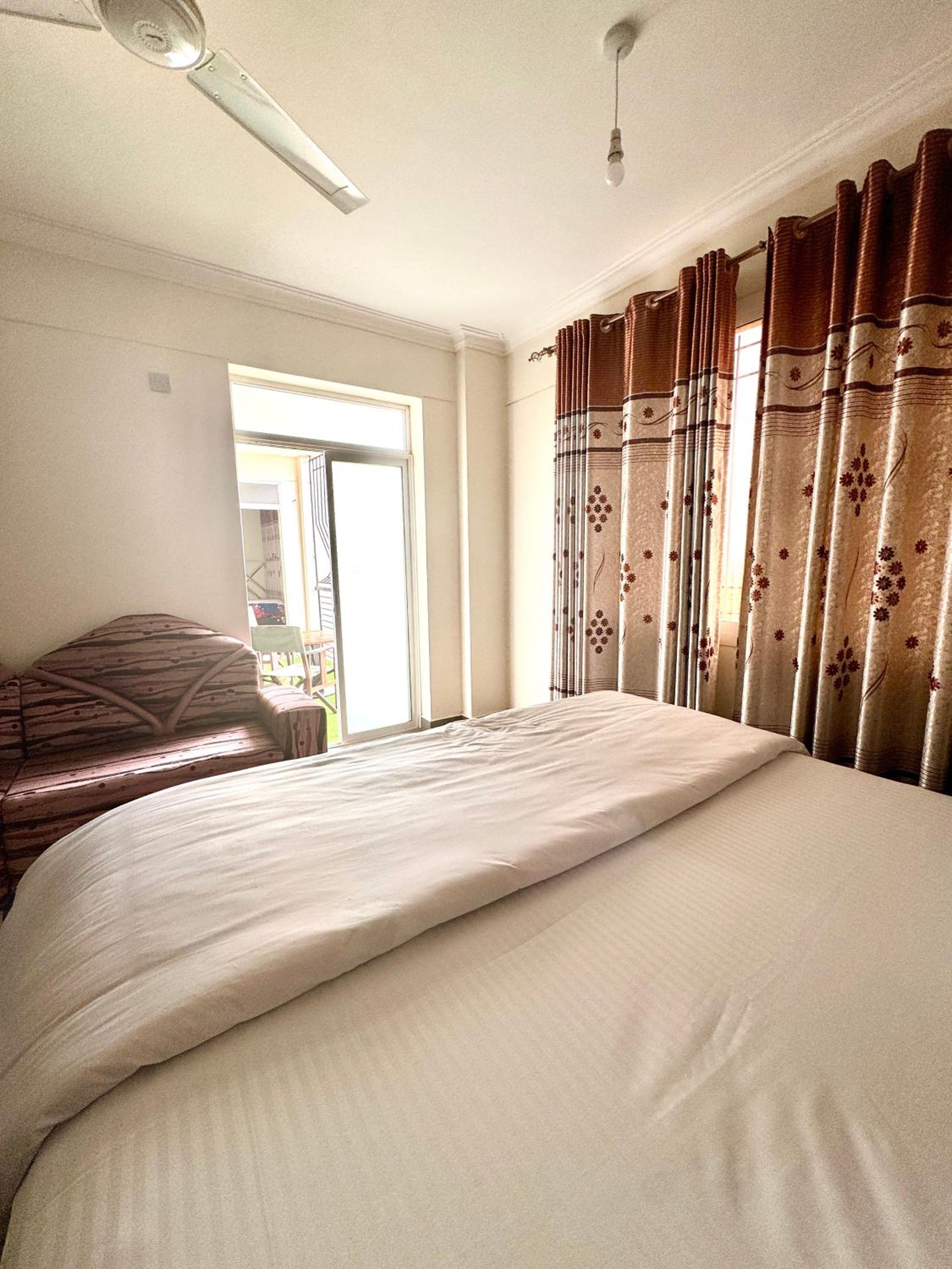 Hillsview Apartment