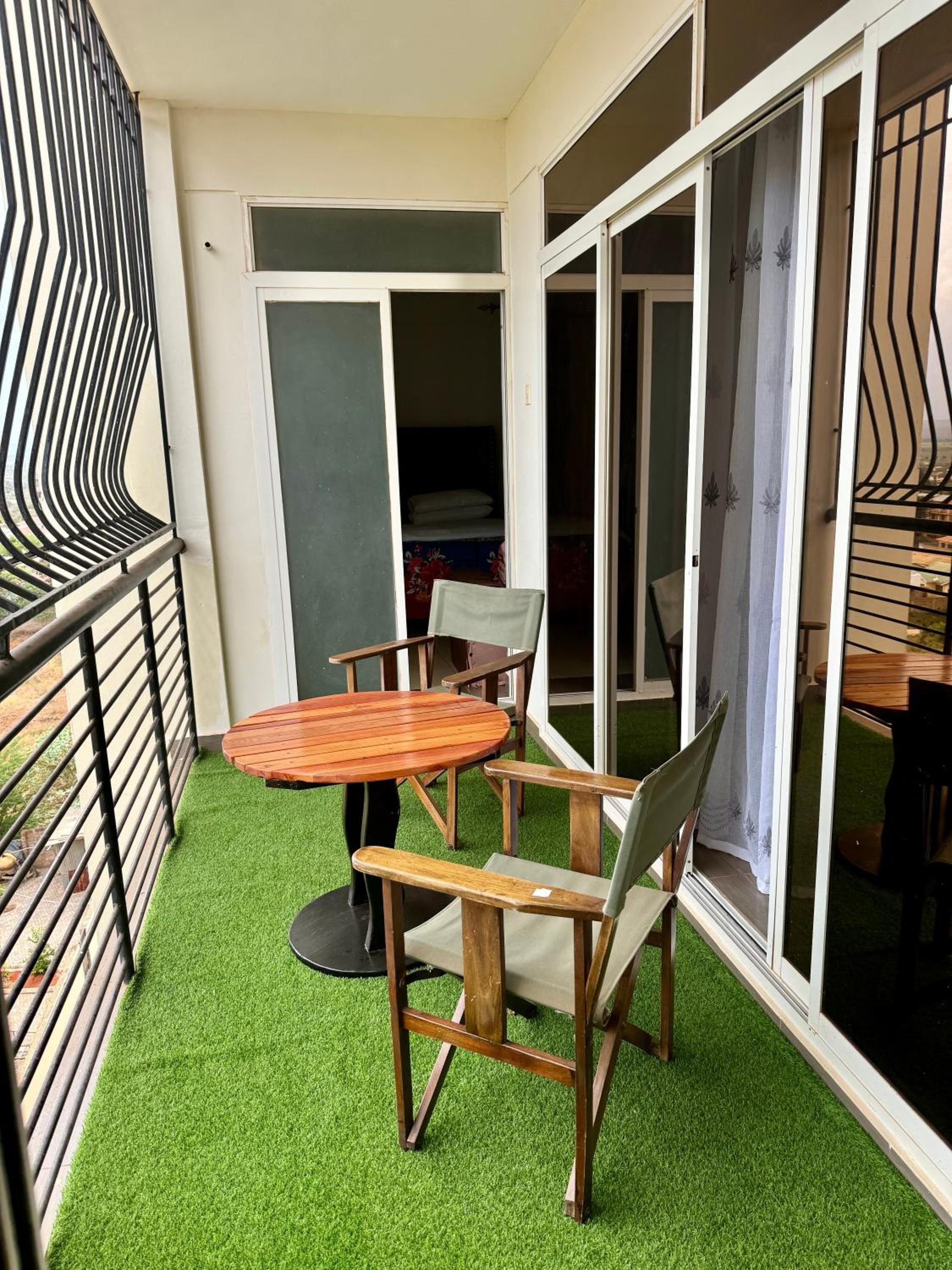Hillsview Apartment