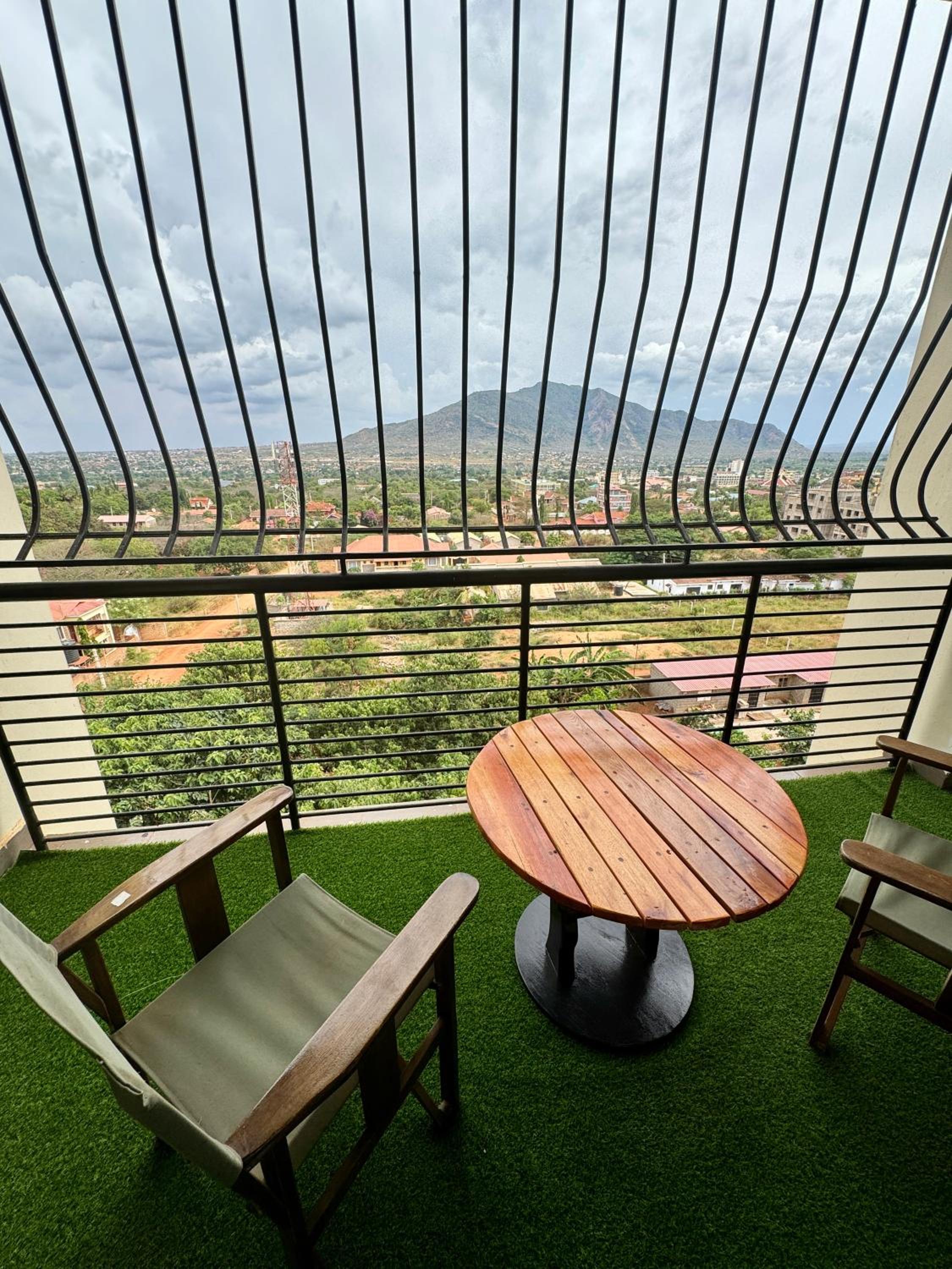 Hillsview Apartment