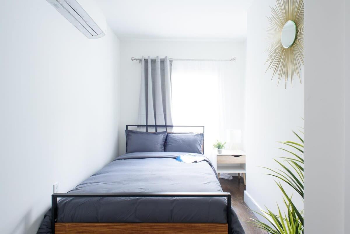 39-3 Newly renovated 3 BR Prime midtown sleeps 6