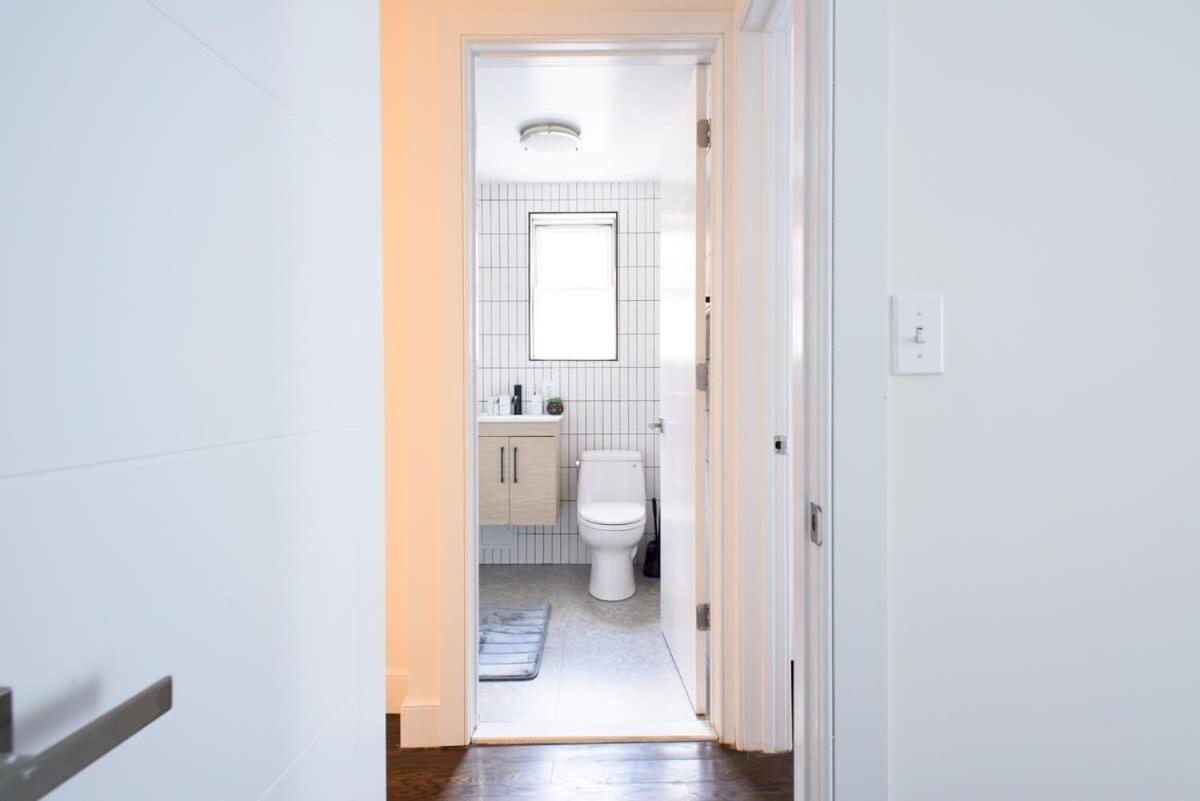 39-3 Newly renovated 3 BR Prime midtown sleeps 6