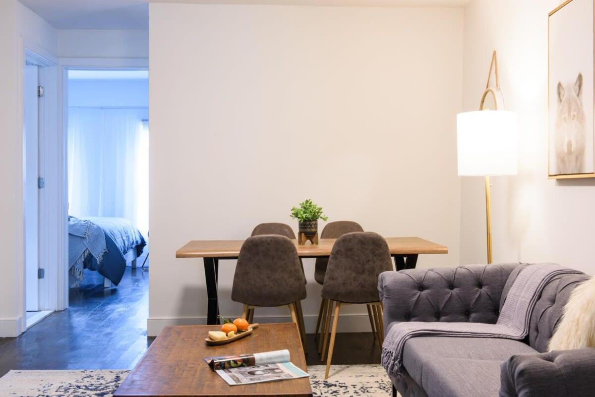 39-3 Newly renovated 3 BR Prime midtown sleeps 6