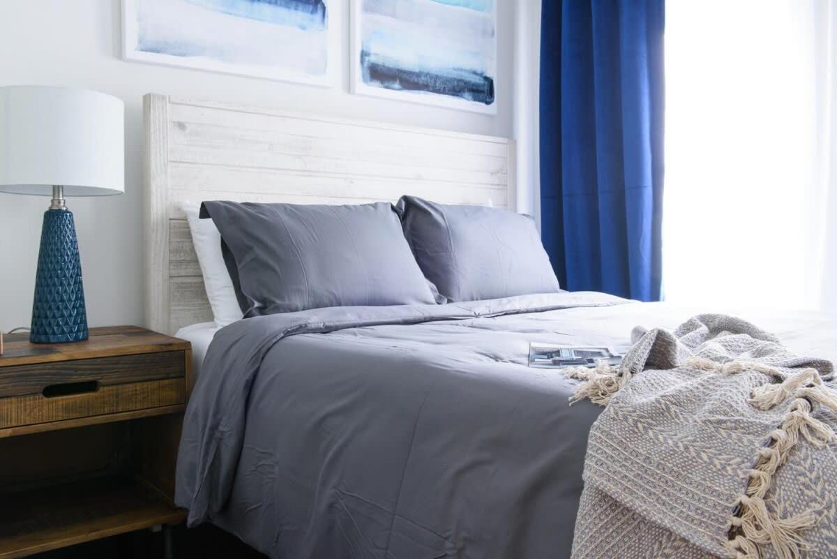 39-3 Newly renovated 3 BR Prime midtown sleeps 6