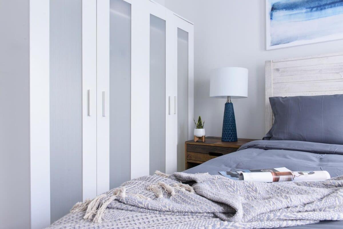 39-3 Newly renovated 3 BR Prime midtown sleeps 6
