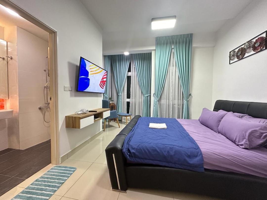 JB Twin Galaxy Residence Studio City View