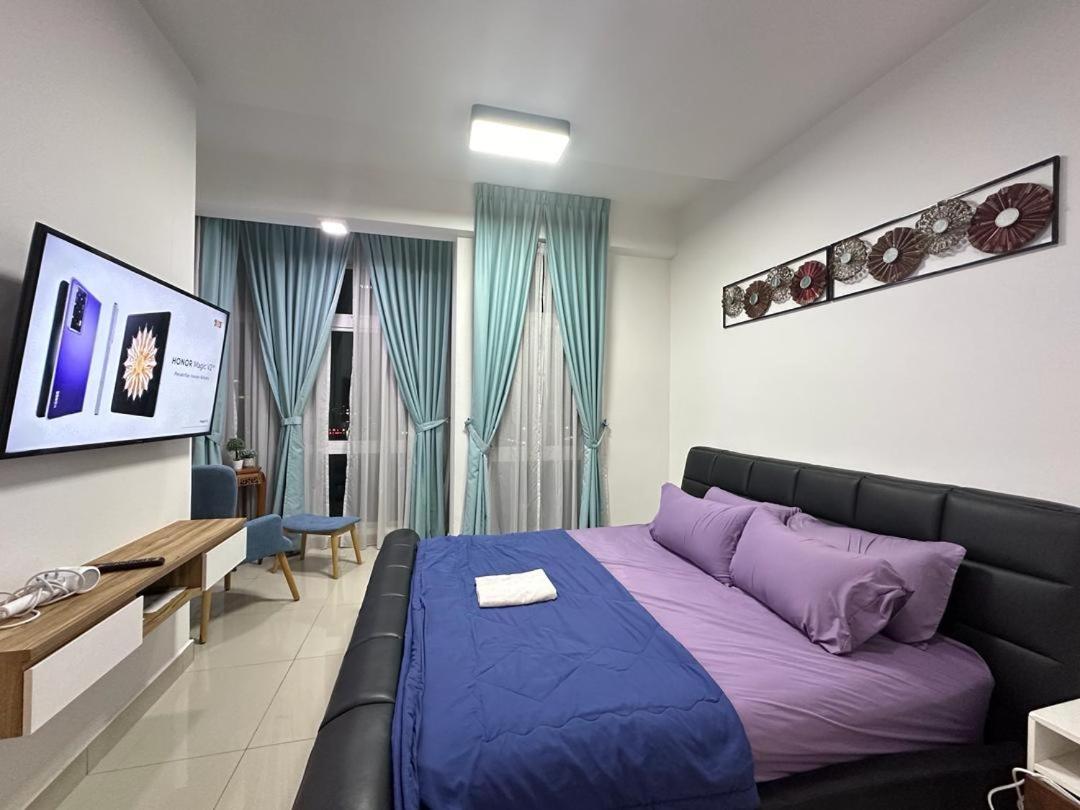 JB Twin Galaxy Residence Studio City View