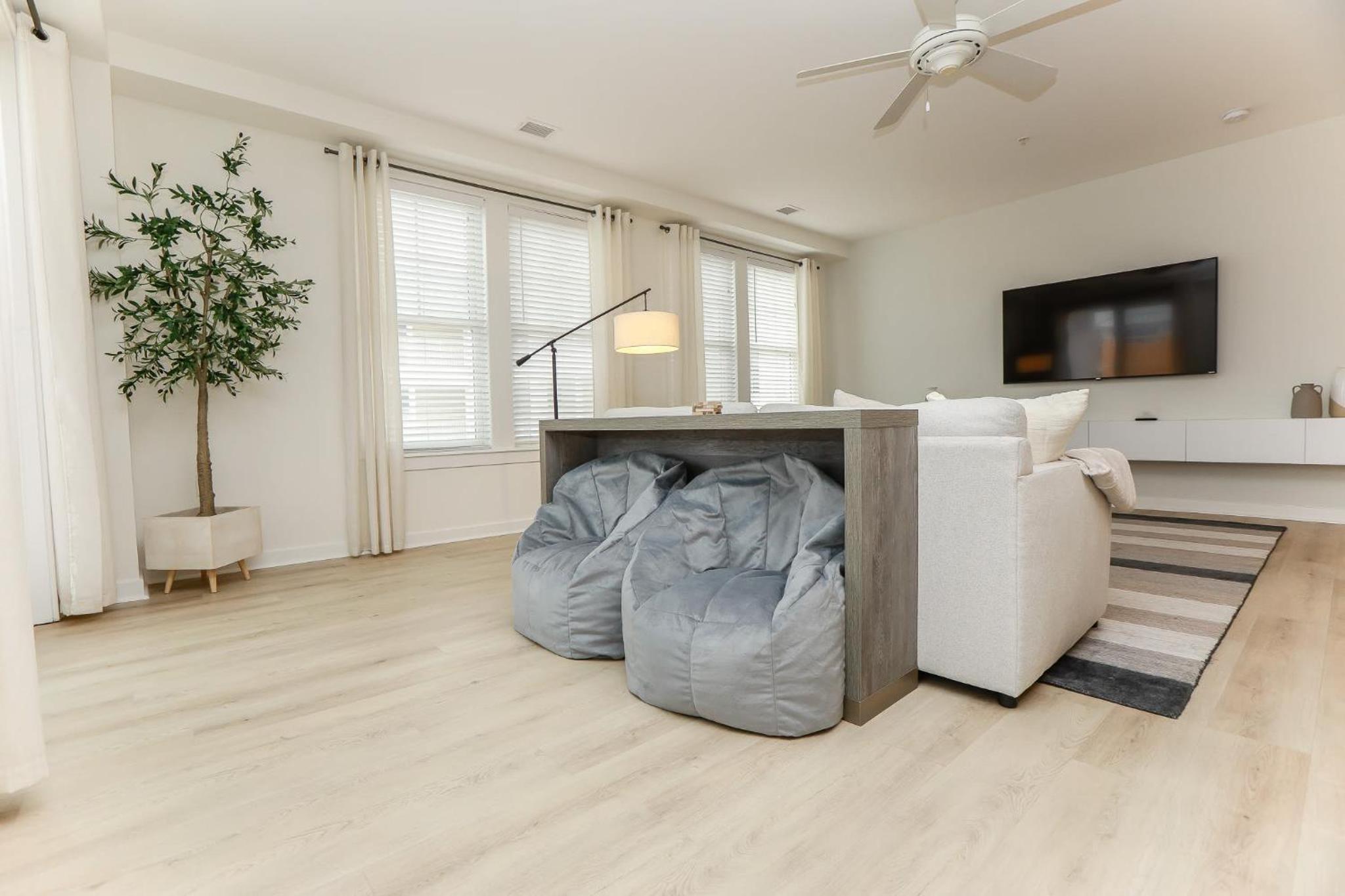Sojourns Modern Sanctuary 2 BR Sleeps 6 Pool View view 2