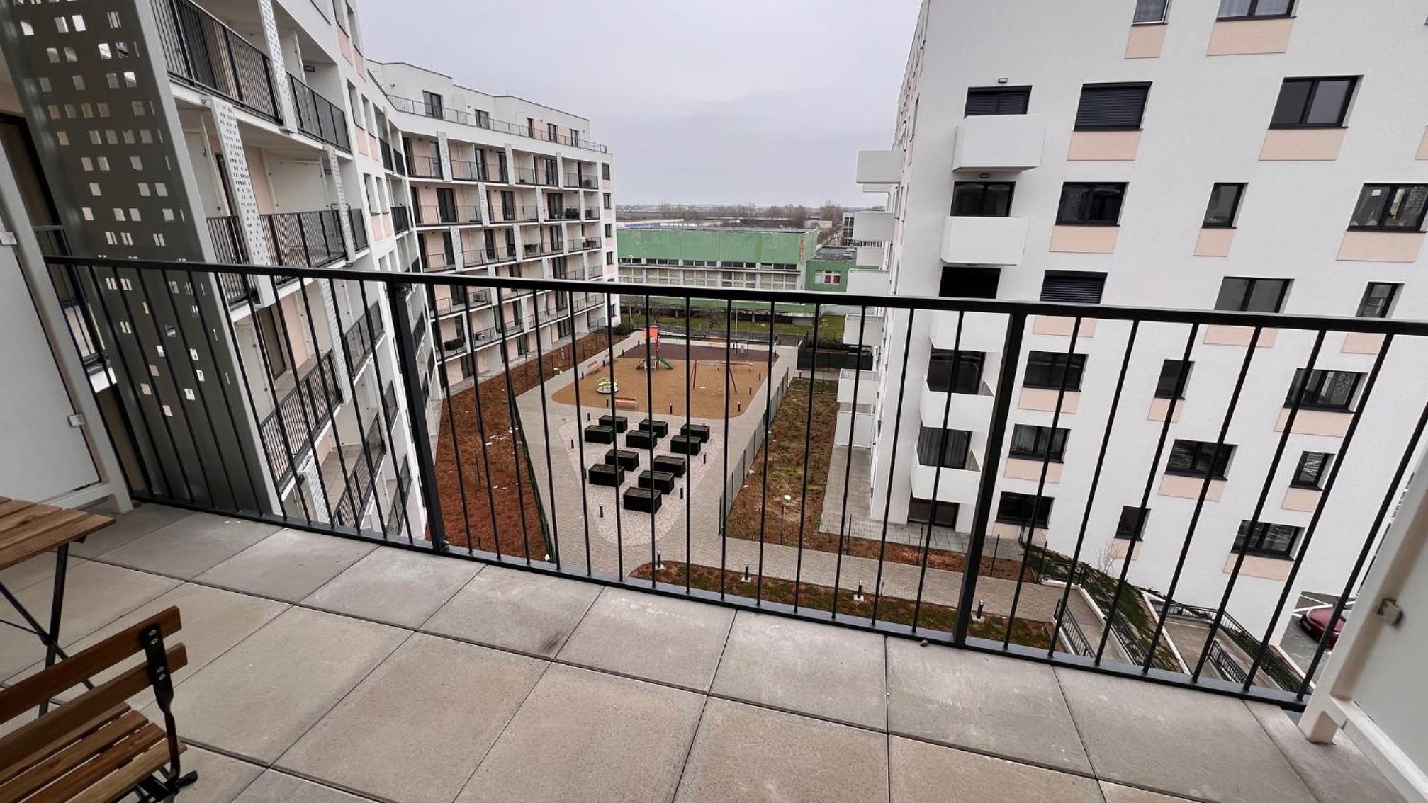 1 room Apartment with terrace, new building 55 view 2