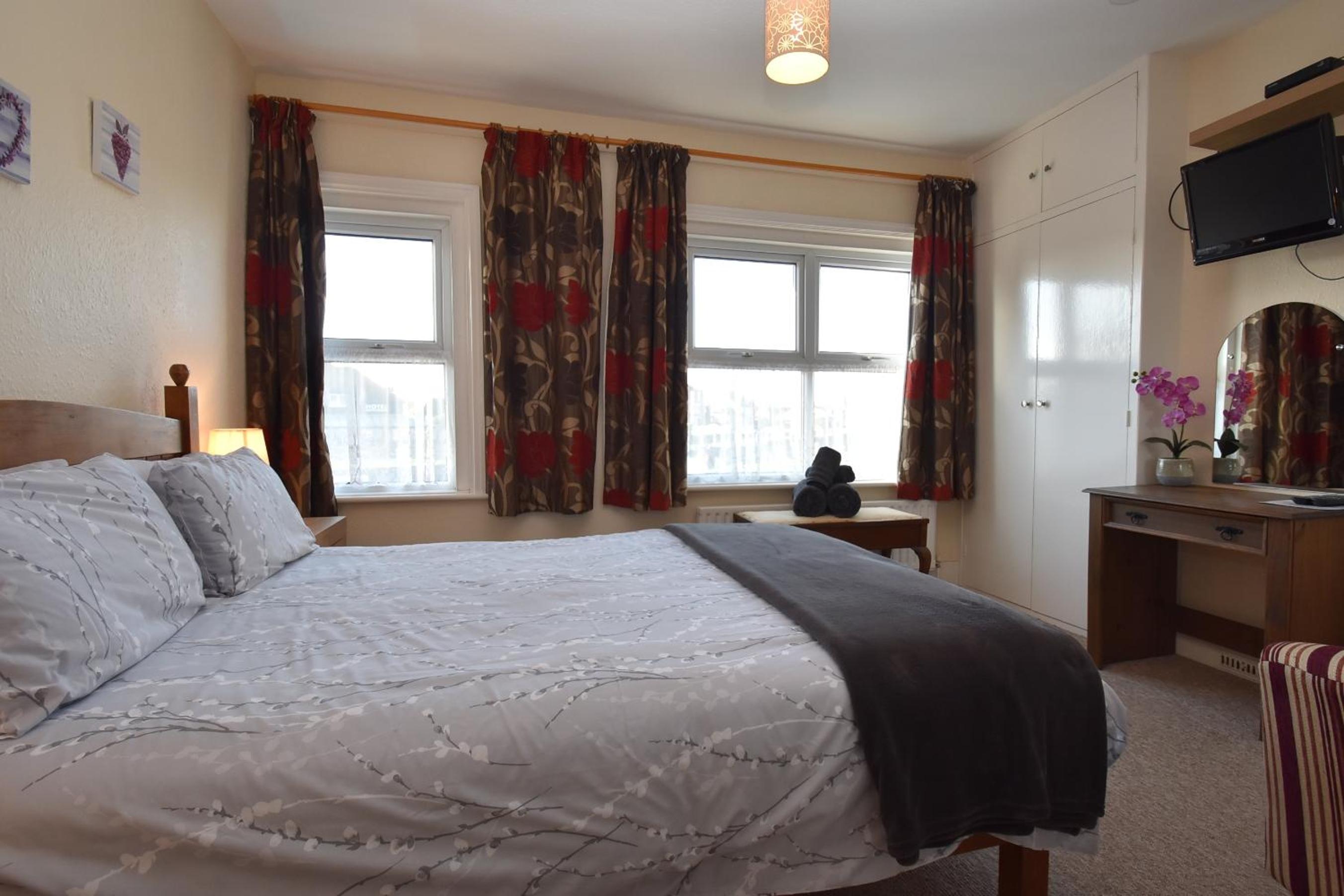 Tilling View with private parking view 5