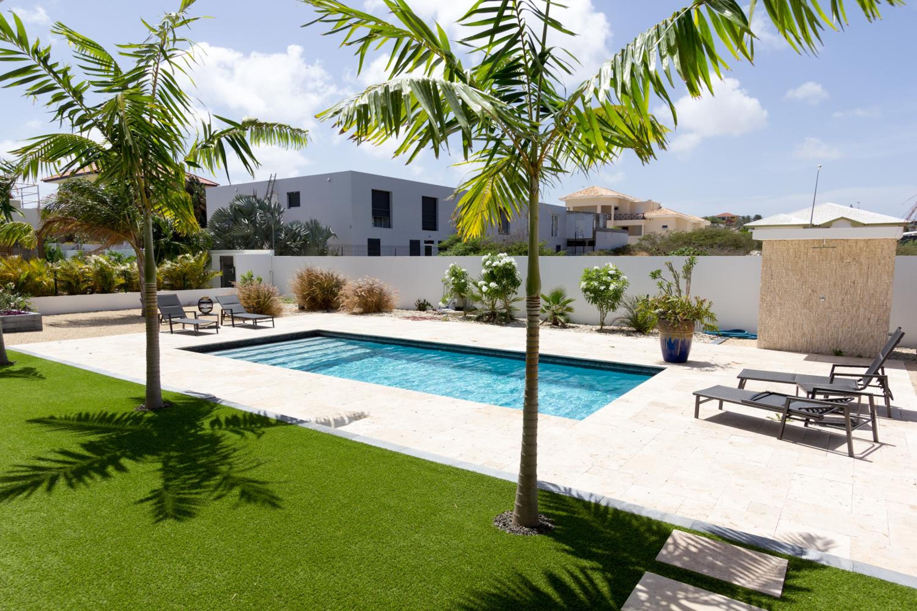 Goudhaen Luxury Private apartments Jan Thiel Beach