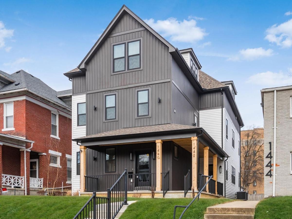 Modern Luxury 4BR 3 5BA Oasis in Historic Old Town East PD view 4