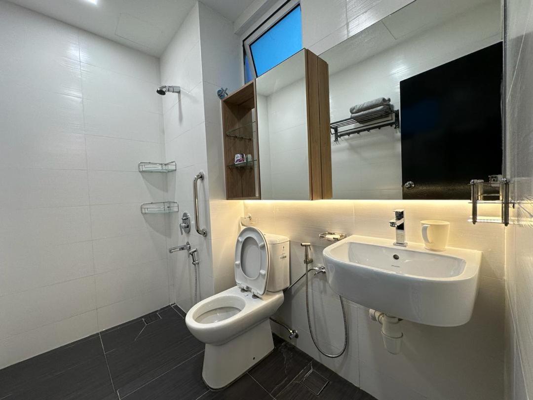 Twin Galaxy 2Bedroom City View Balcony Netflix WiFi