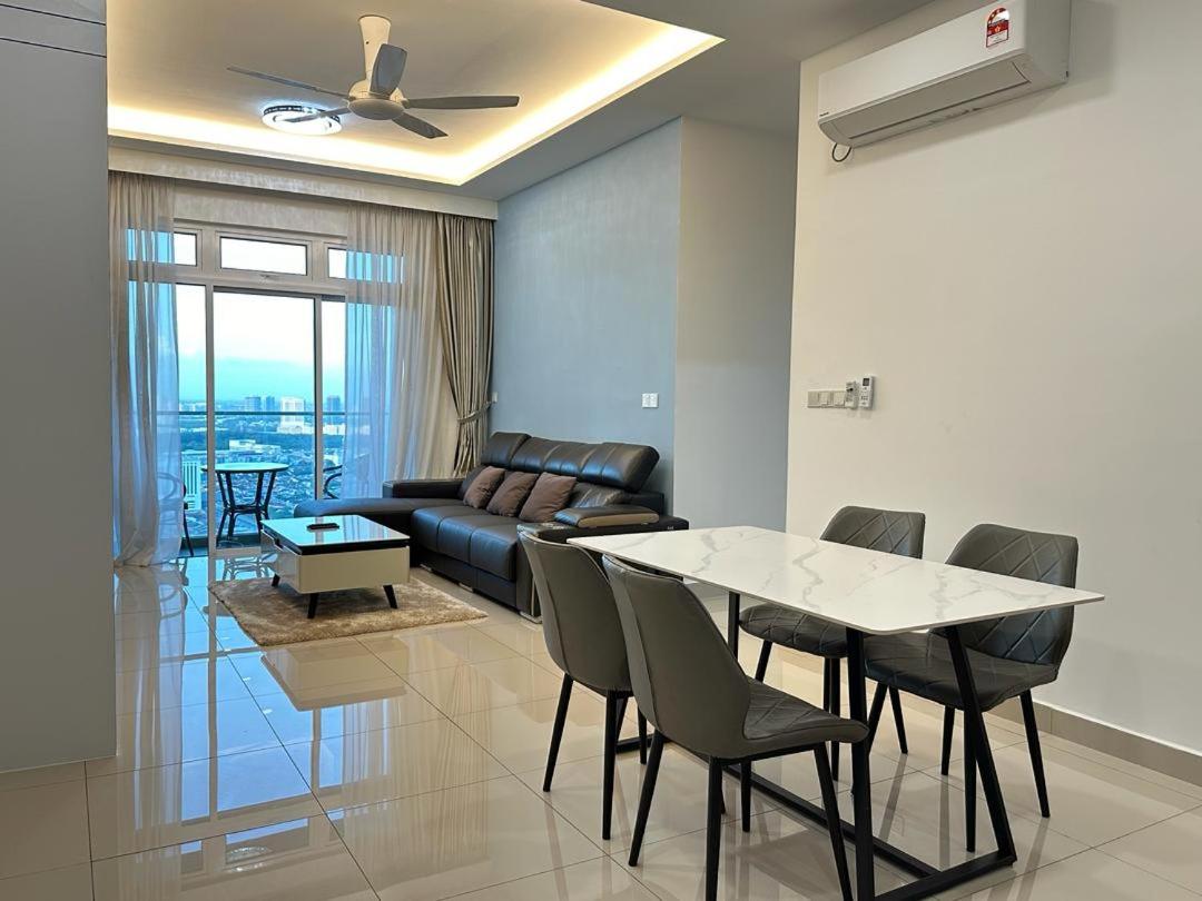 Twin Galaxy 2Bedroom City View Balcony Netflix WiFi