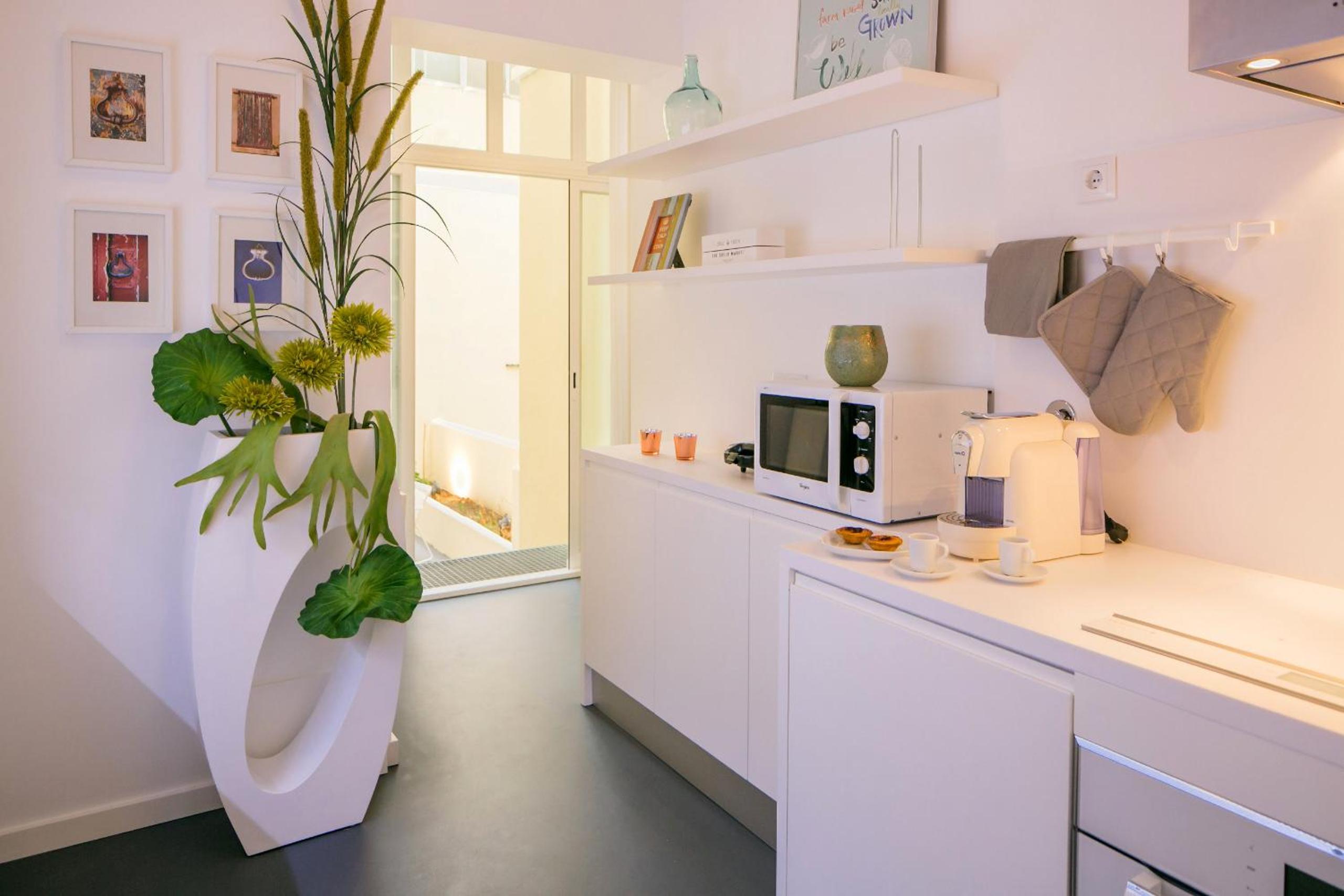 Spacious 2-Bed Apartment with Interior Terrace near Marquês de Pombal, Lisbon - TTL300 view 3