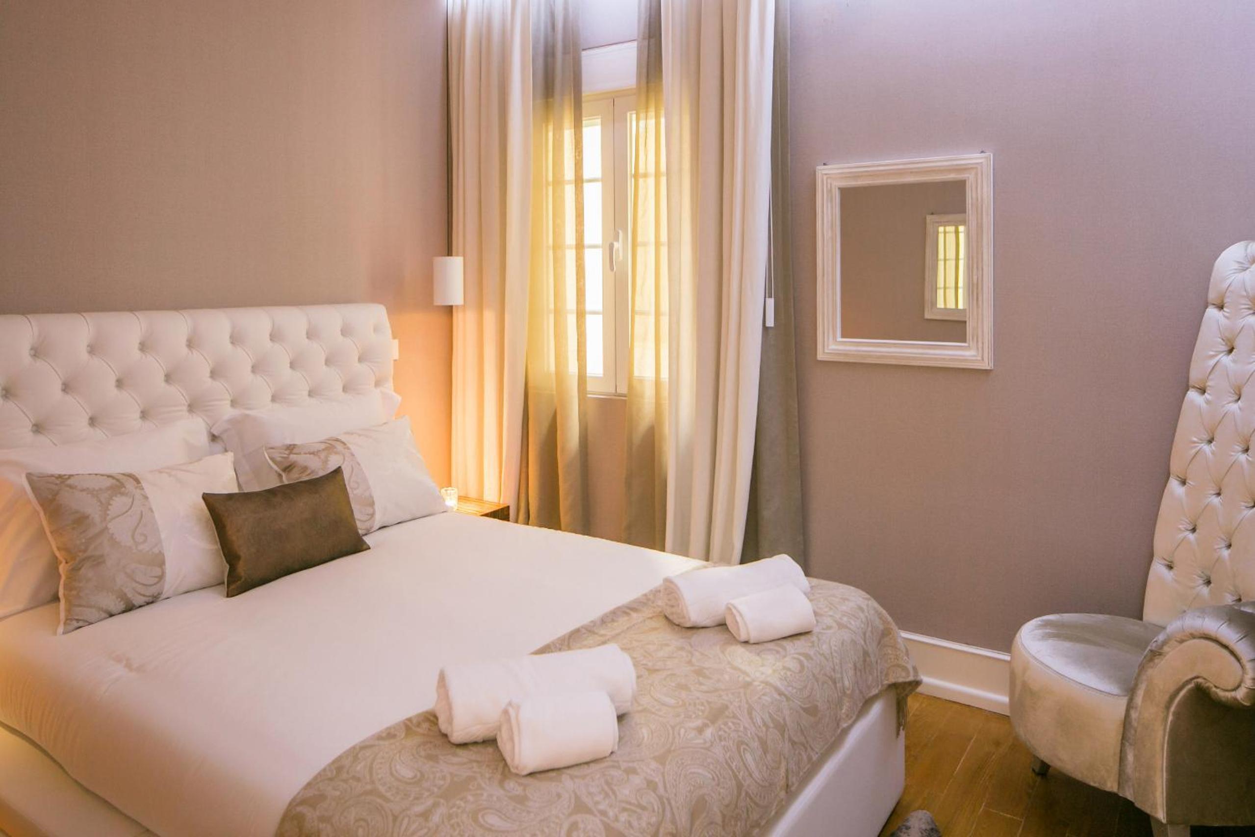 Spacious 2-Bed Apartment with Interior Terrace near Marquês de Pombal, Lisbon - TTL300 view 5