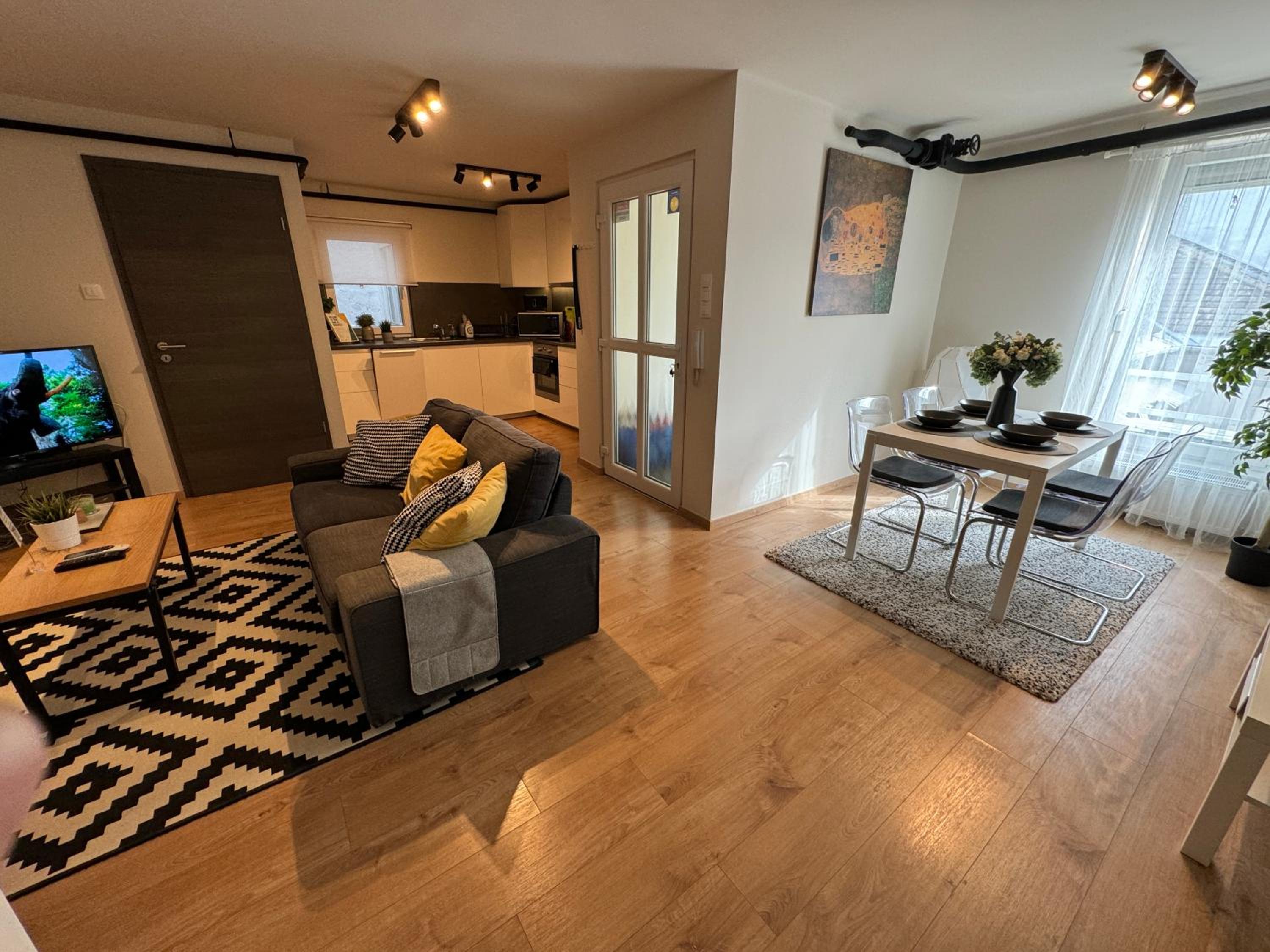 Emerald Apartment view 4