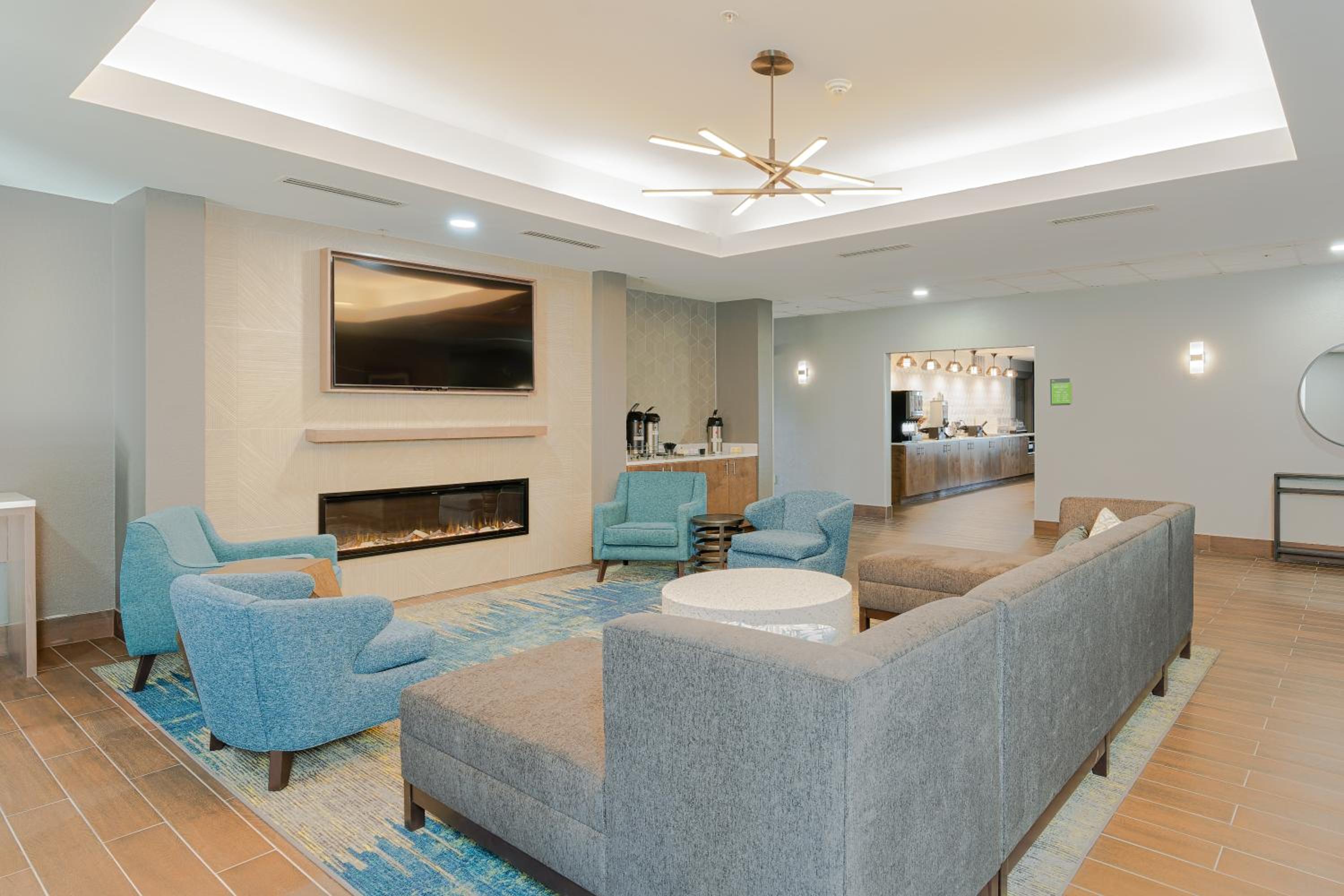 La Quinta by Wyndham Shawnee - Property Image 12