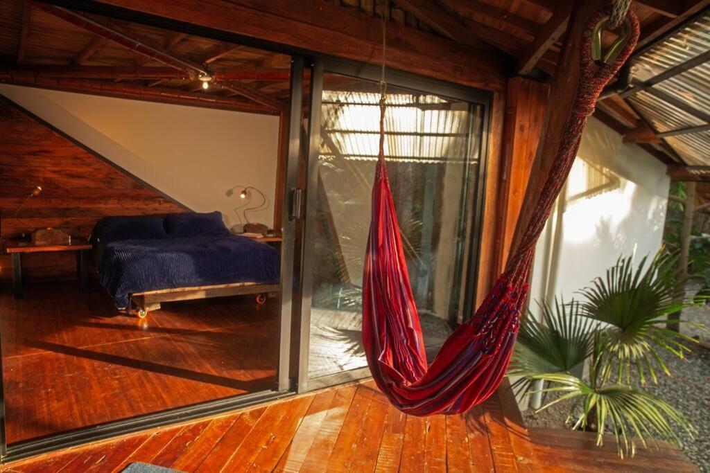 BooHouse - A Wild Cabin in Colombia