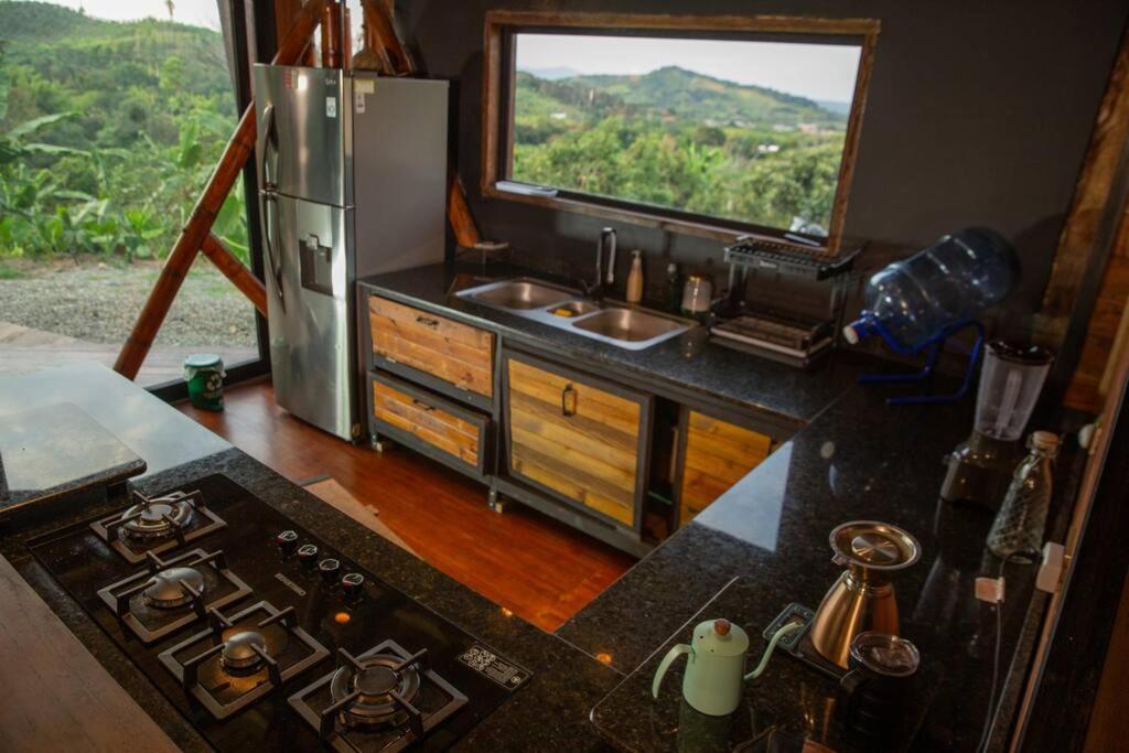 BooHouse - A Wild Cabin in Colombia