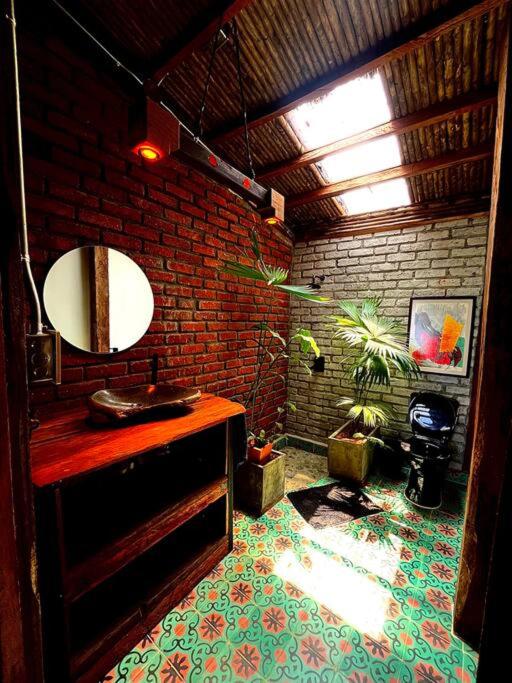 BooHouse - A Wild Cabin in Colombia