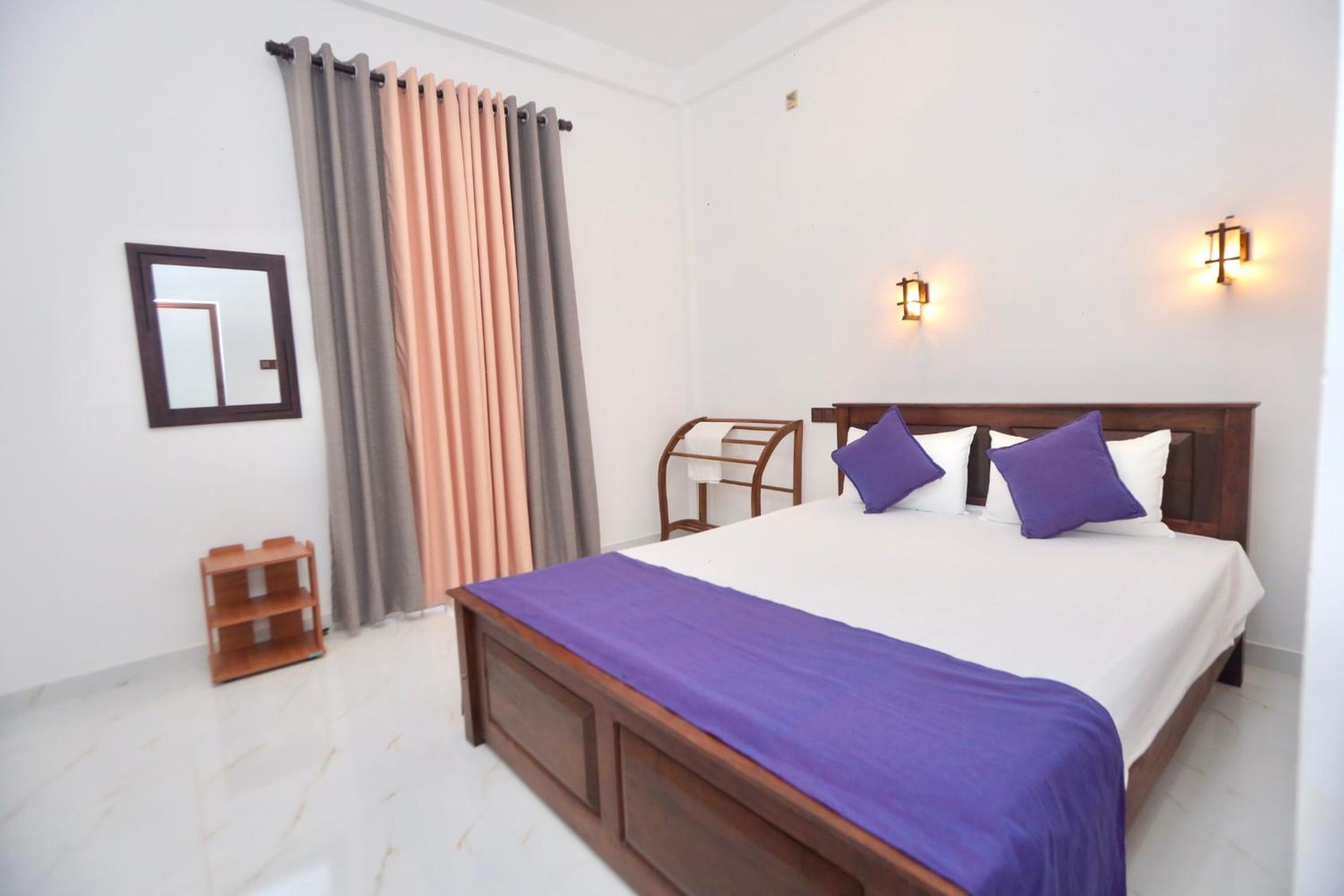 Hide Hiriketiya Villa