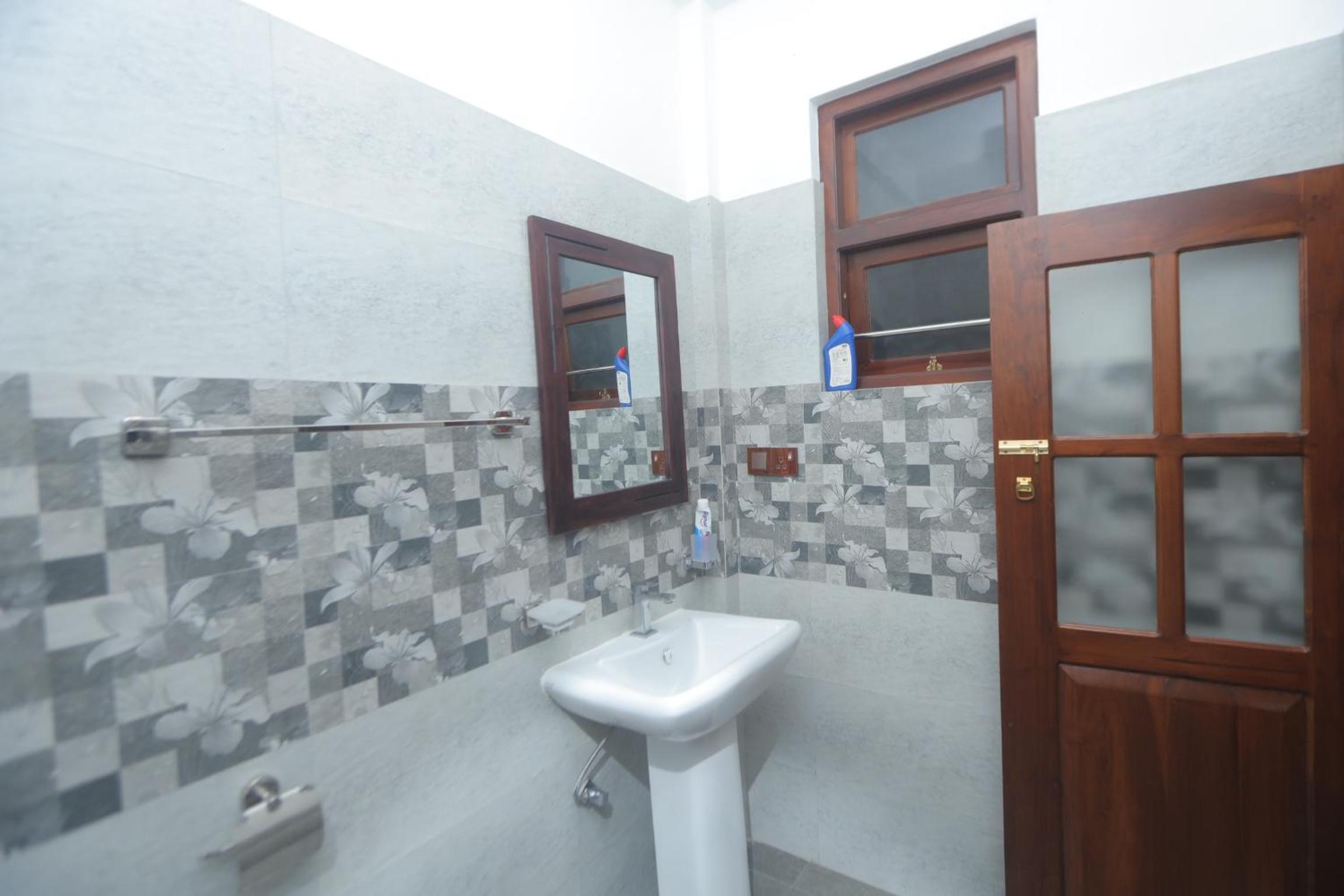 Hide Hiriketiya Villa