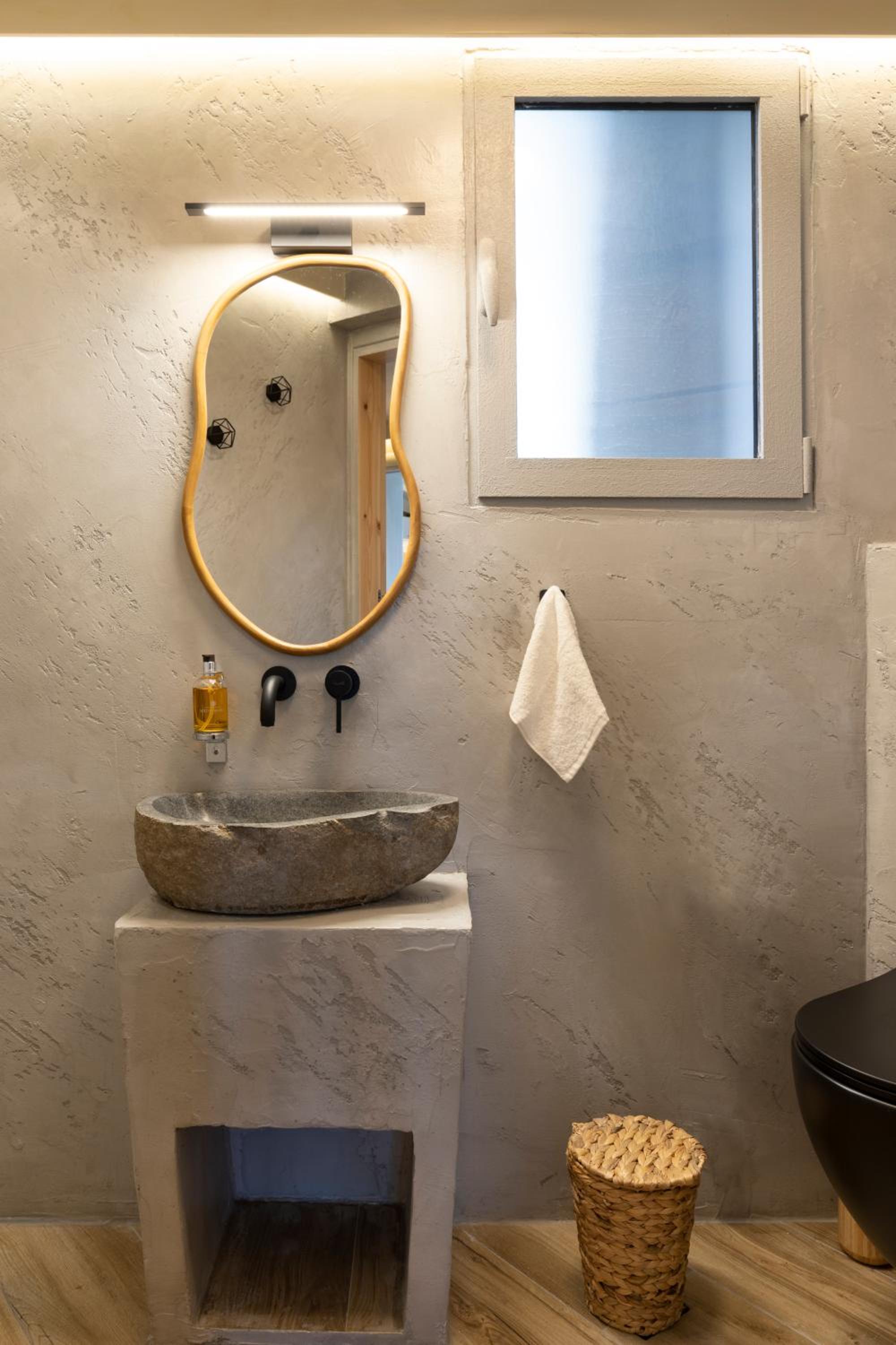 Athens Breathtaking Penthouse With Spa 5' to Metro photo 4