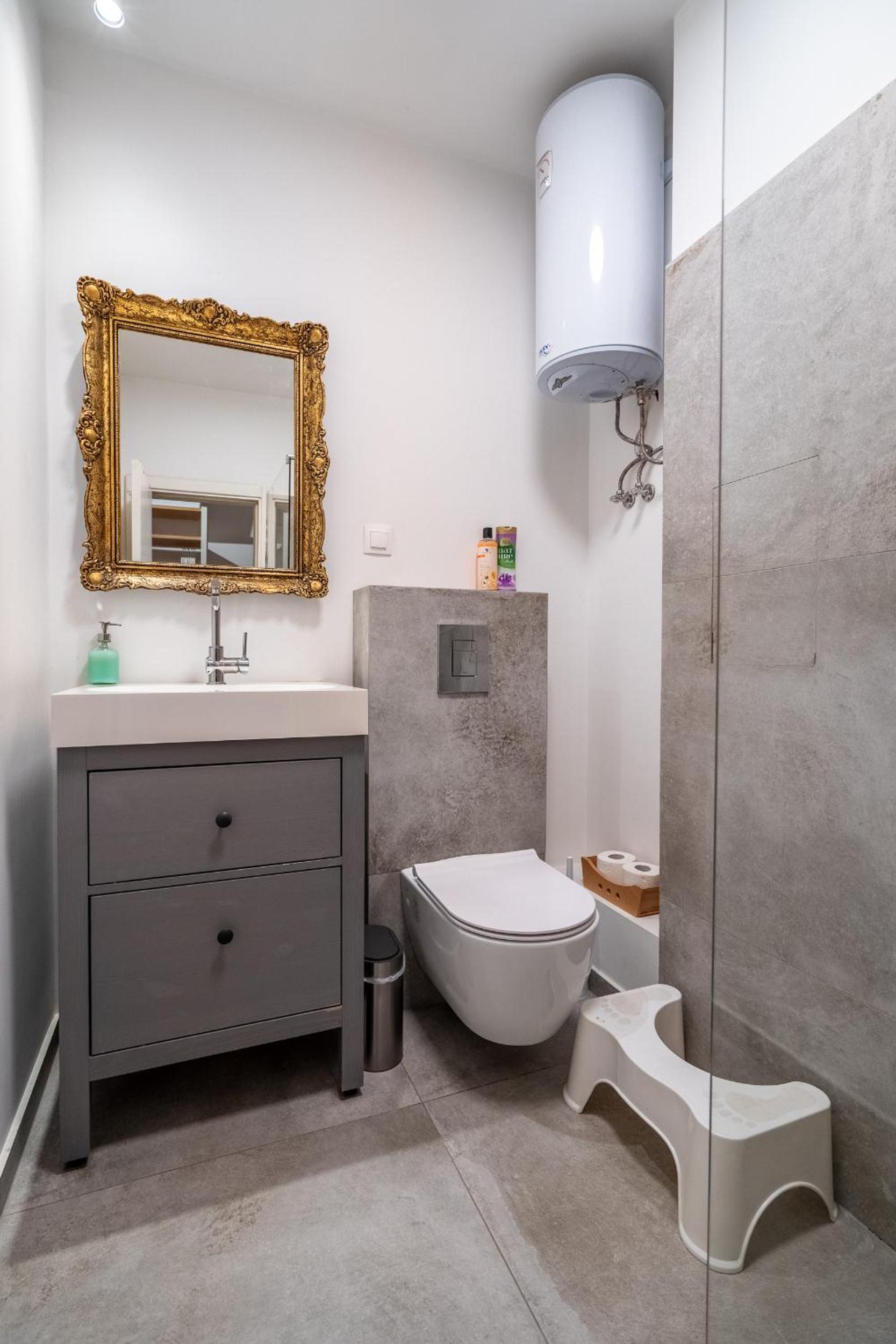 1 Bedroom Natural Condo