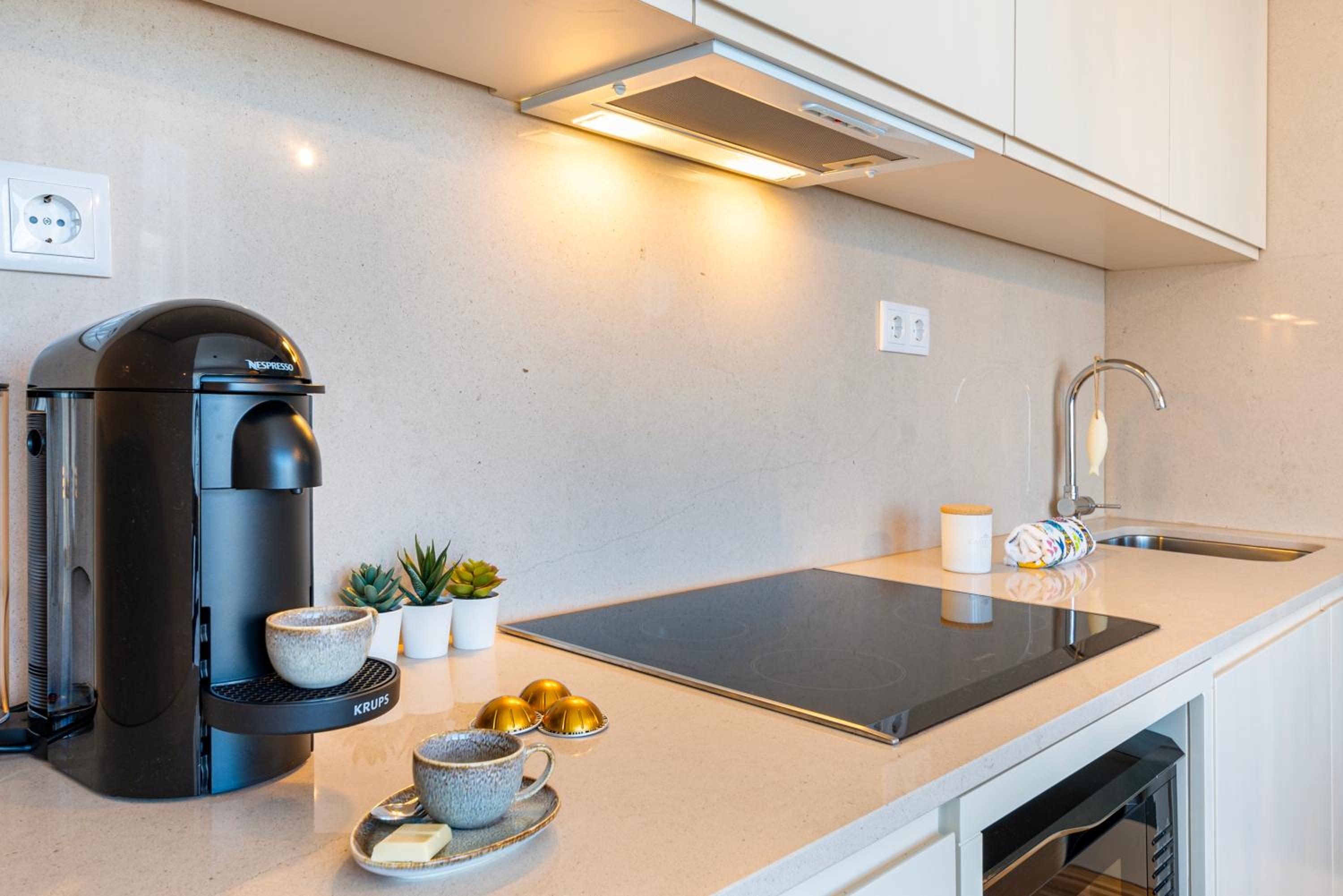 Stylish Poveiros Flat w Balcony by LovelyStay view 4