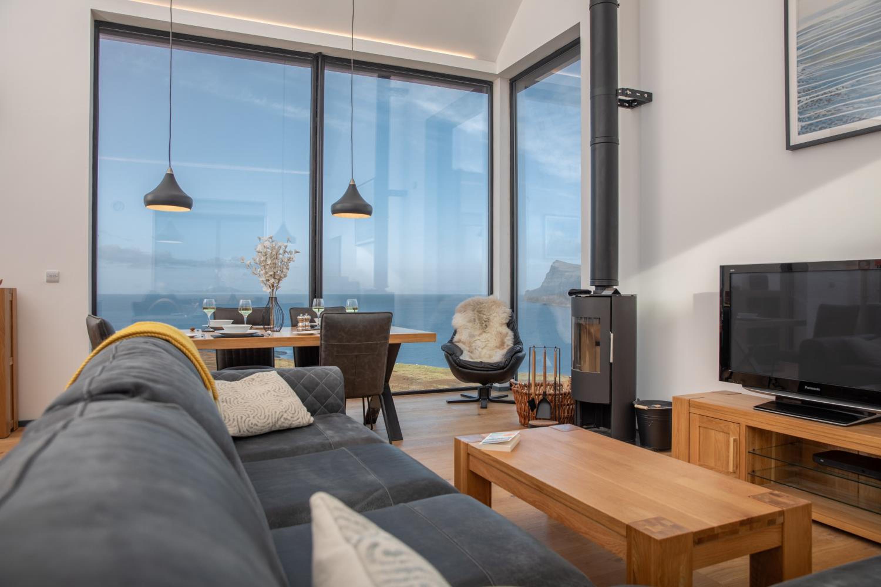 Dark Skye Cottage - Luxury Accommodation view 4