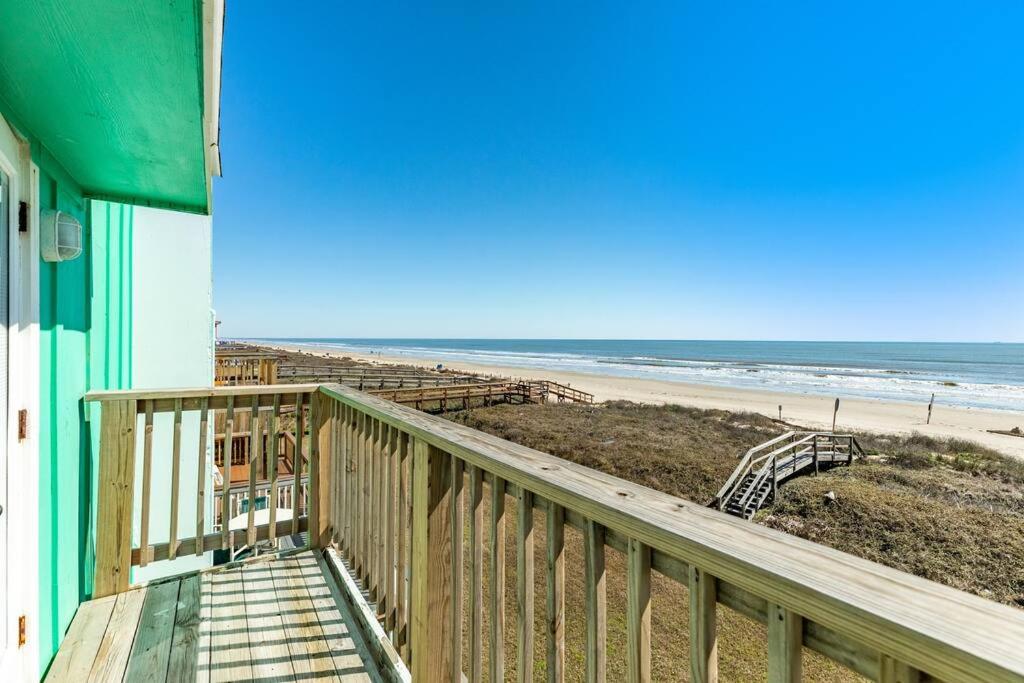 Beachfront Pet Family Friendly view 4