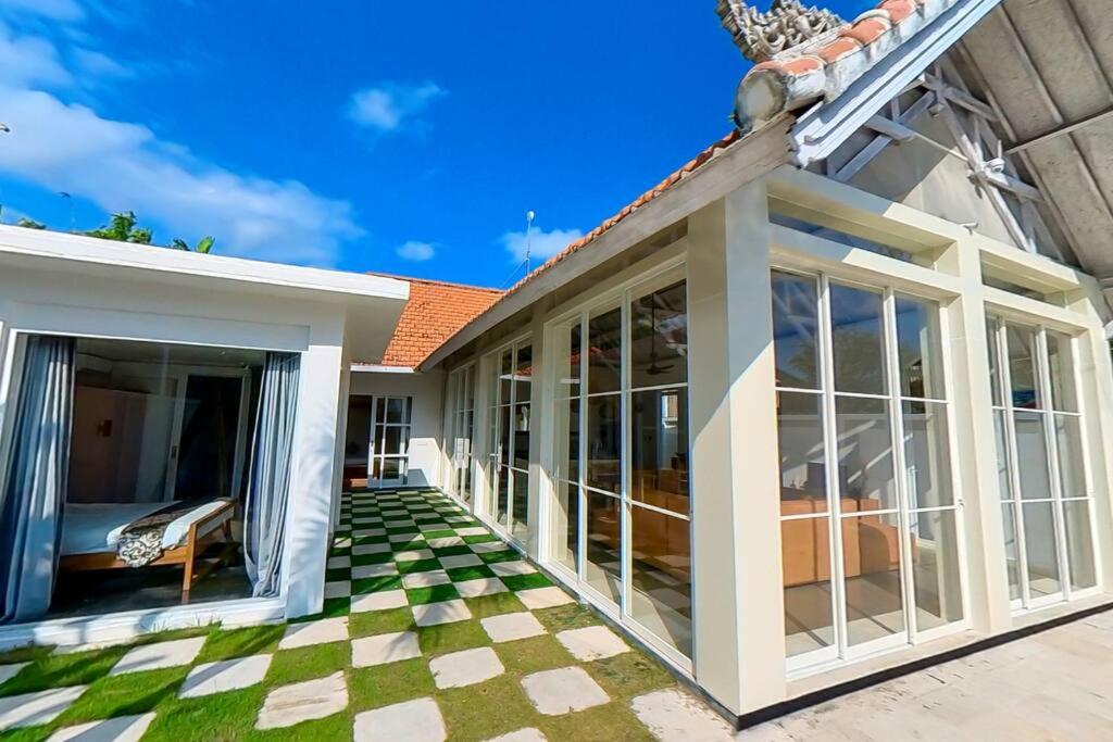 Spacious tropical 3BR pool villa