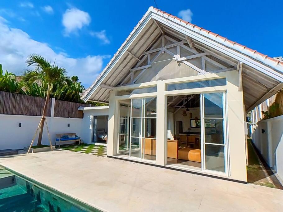 Spacious tropical 3BR pool villa