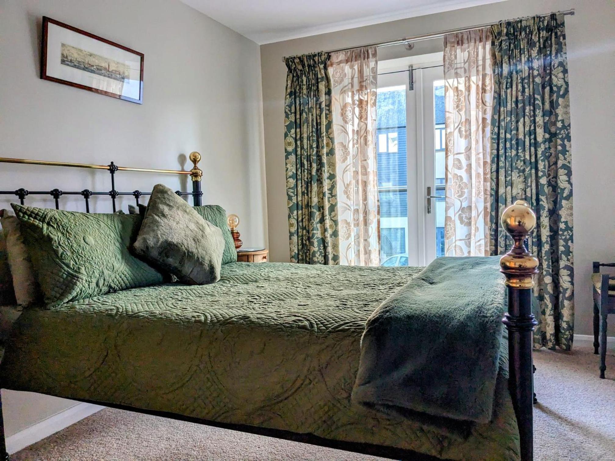 18 Mill Wharf Apartment