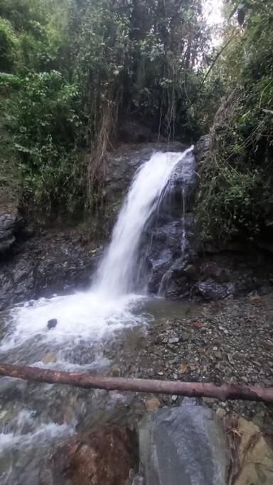 Wifi, 20 personas, chimenea, cascadas, naturaleza