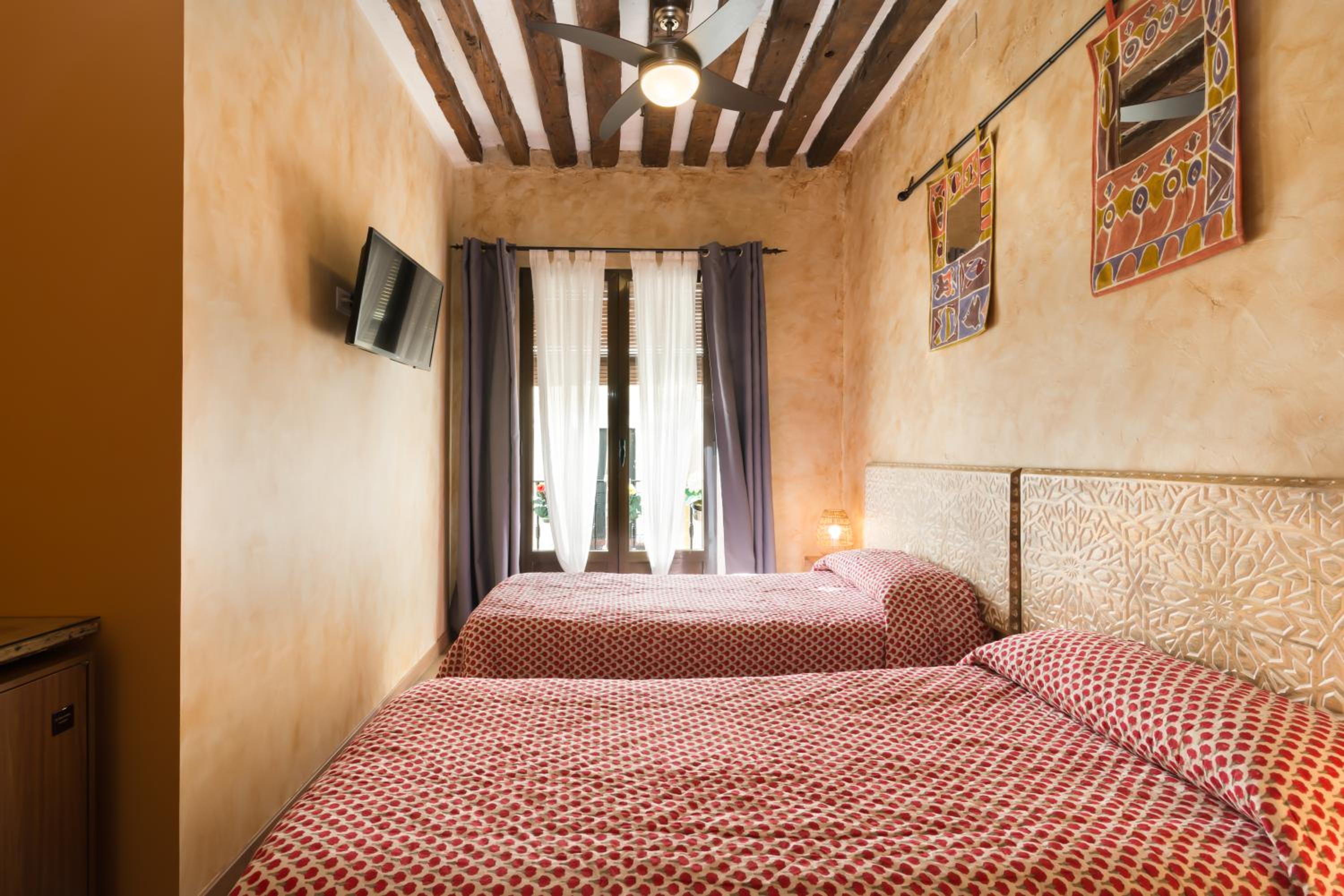 Hostal Artistic B&B