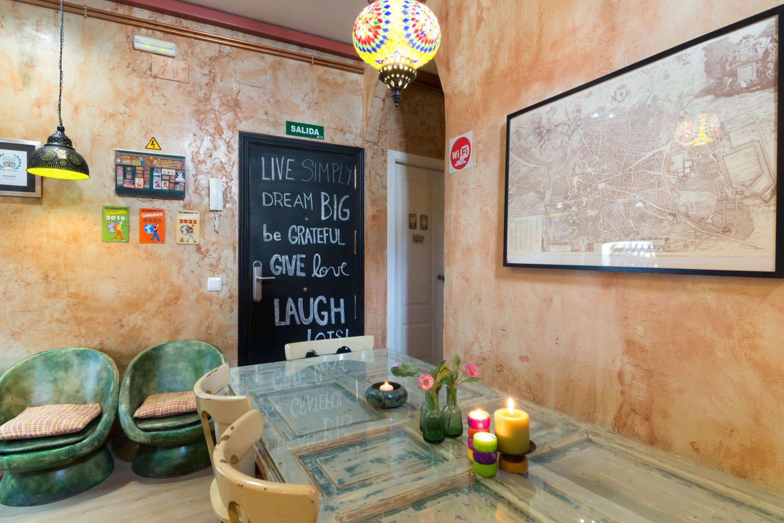 Hostal Artistic B&B