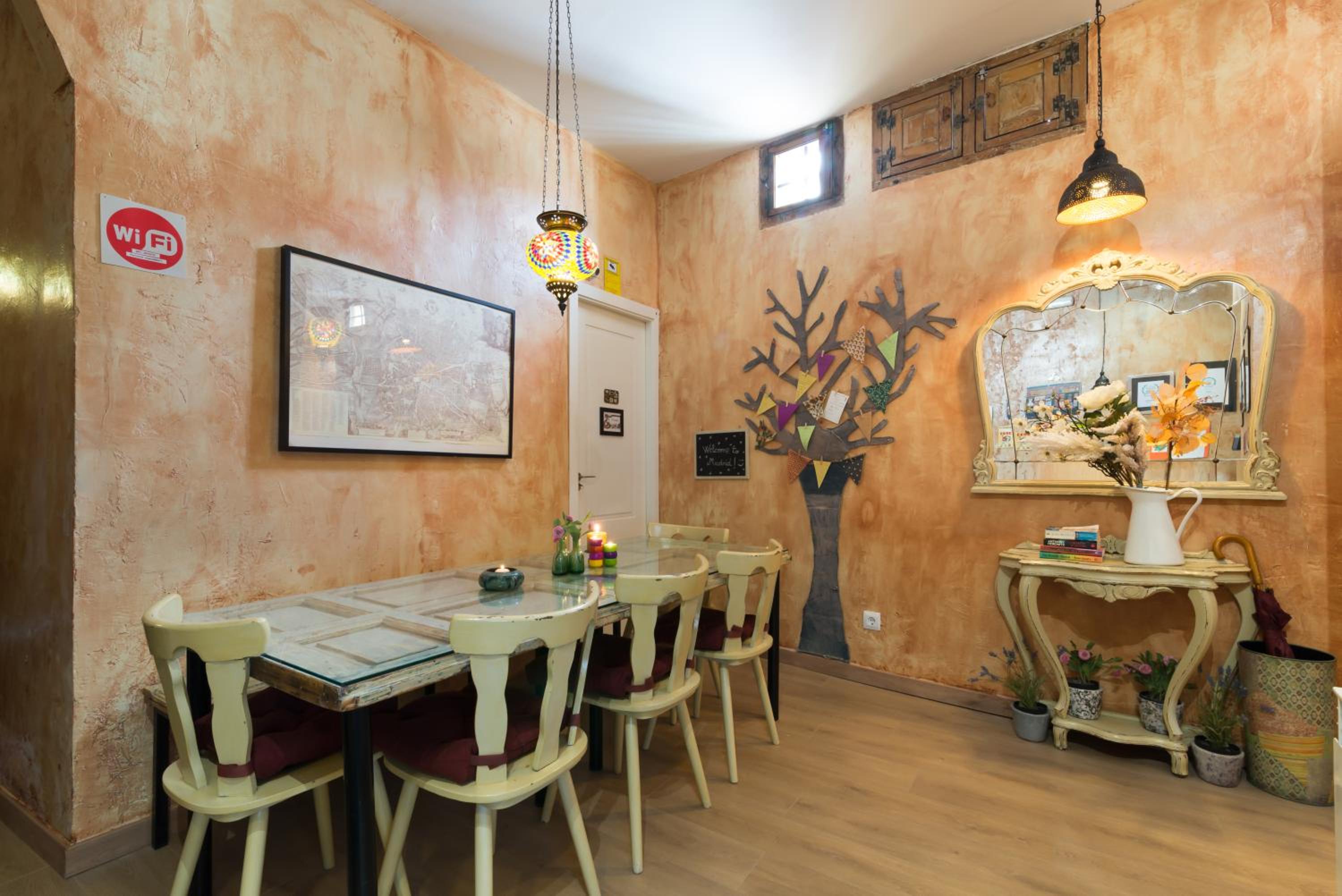 Hostal Artistic B&B