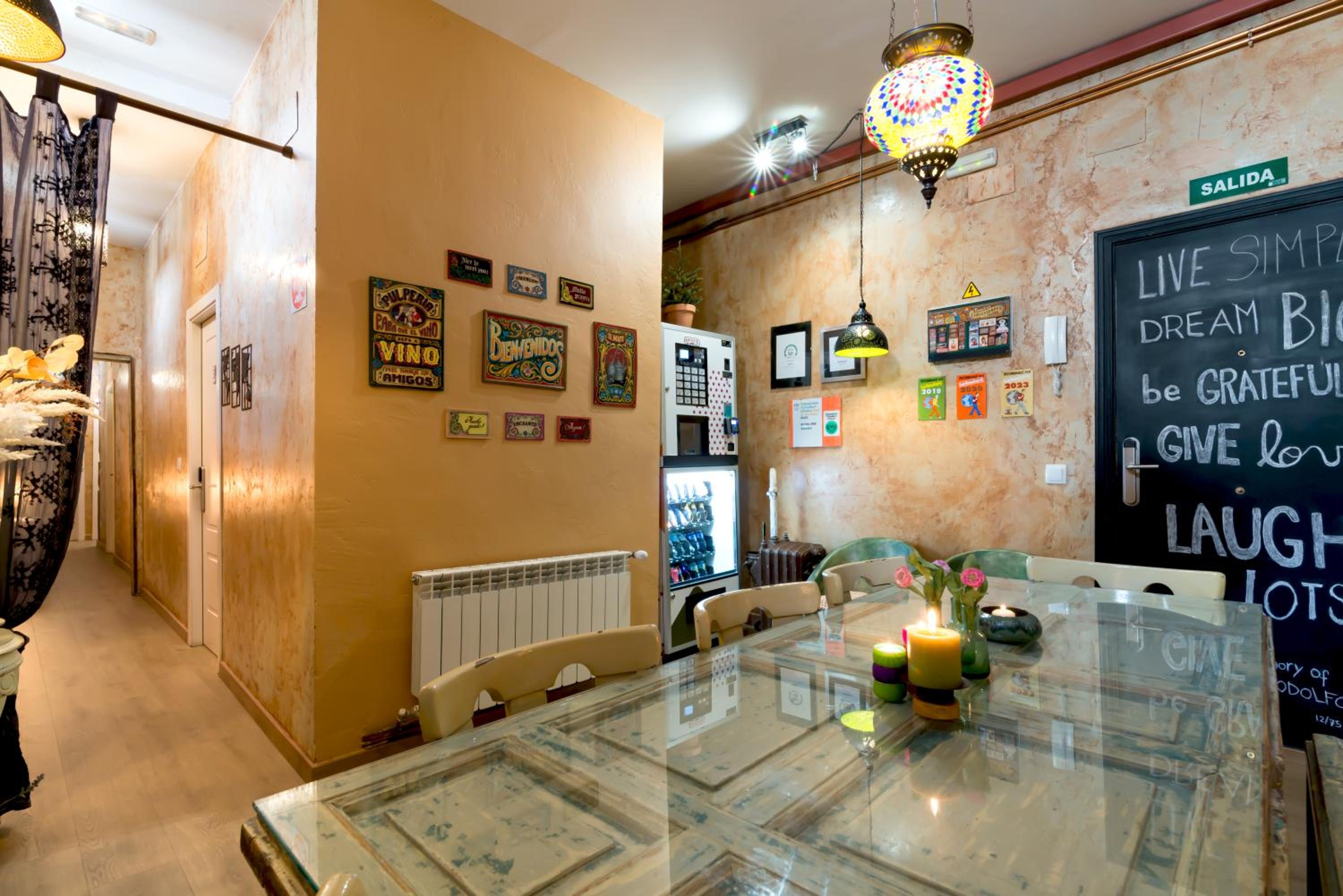 Hostal Artistic B&B