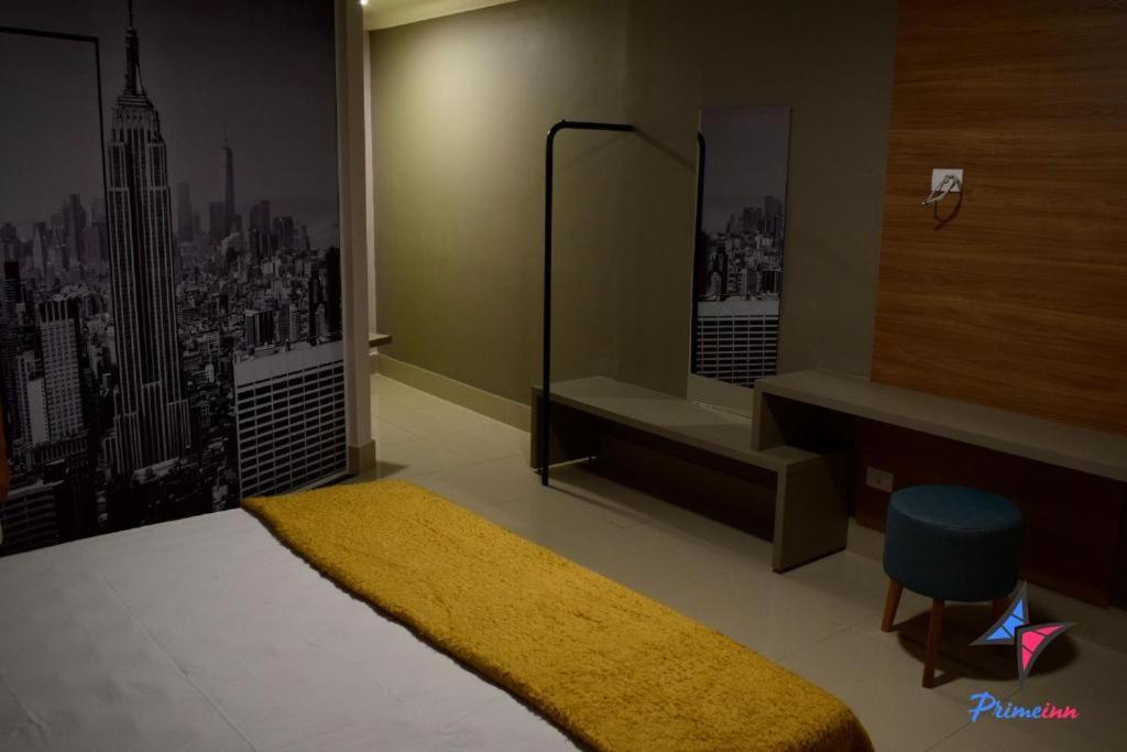 Hotel PrimeInn Excelente Custo Benefício e Taxas de Estacionamento Isentas