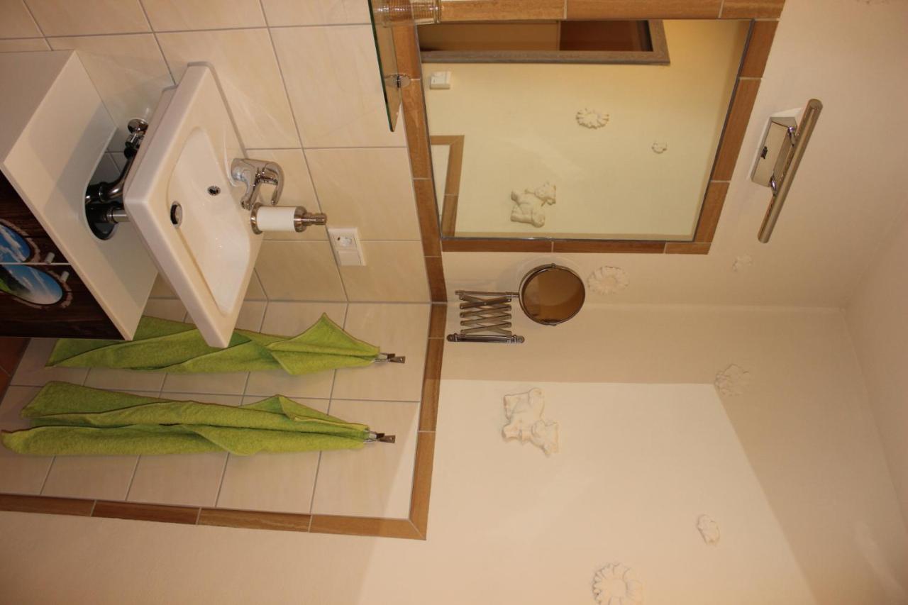 Photo 32