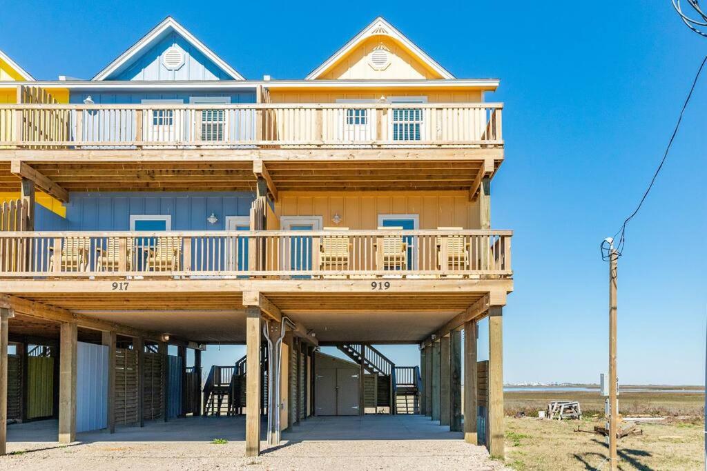 Mimosa Manor - Bay & Beach View