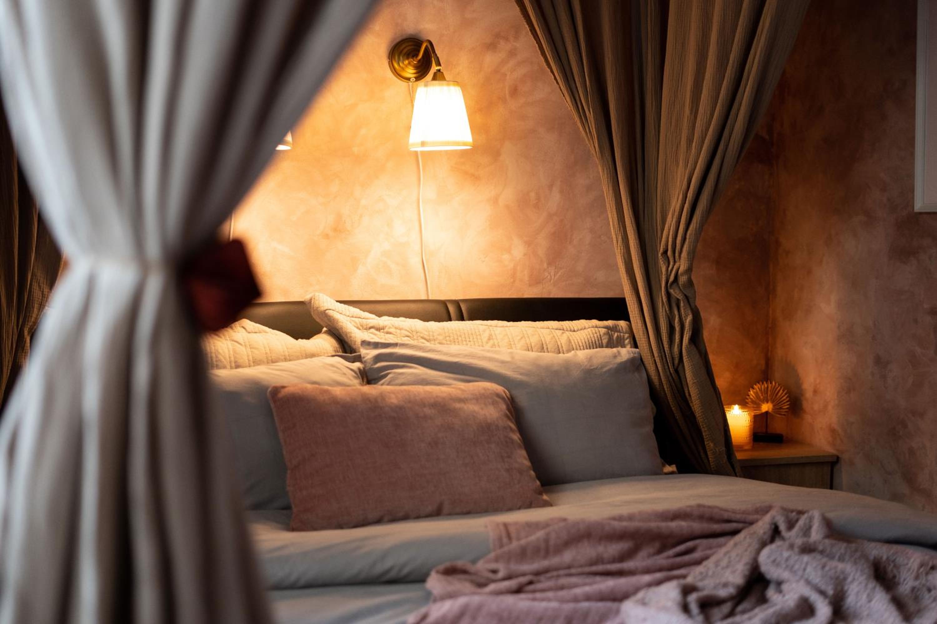 Pretty Jolie Romantic Getaway