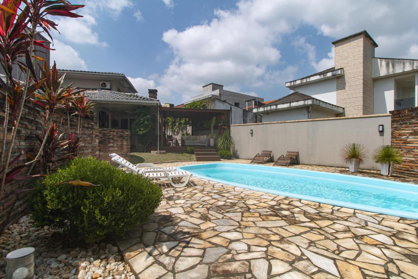 Casa c piscina, churrasq e Wi-Fi, lazer completo