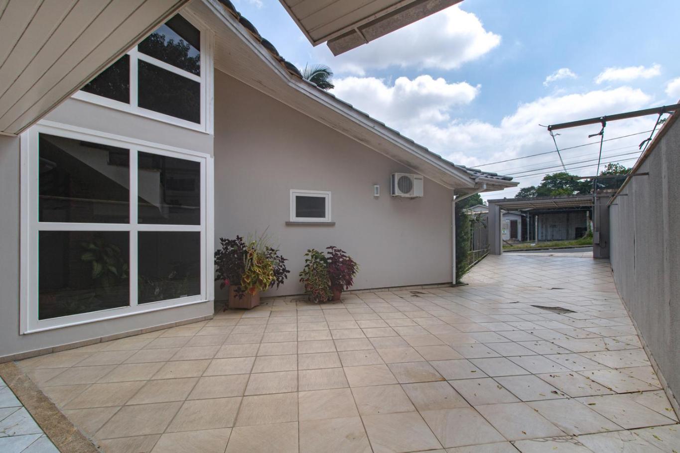 Casa c piscina, churrasq e Wi-Fi, lazer completo