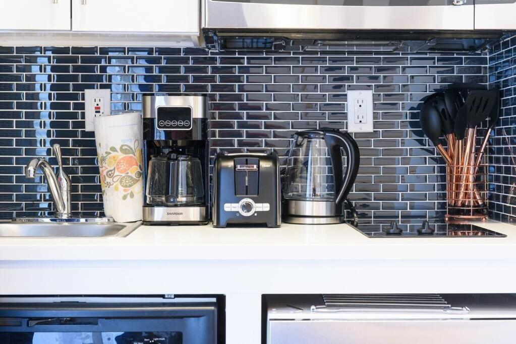 69-4A Quality NEW Prime Lower East East 1br Apt