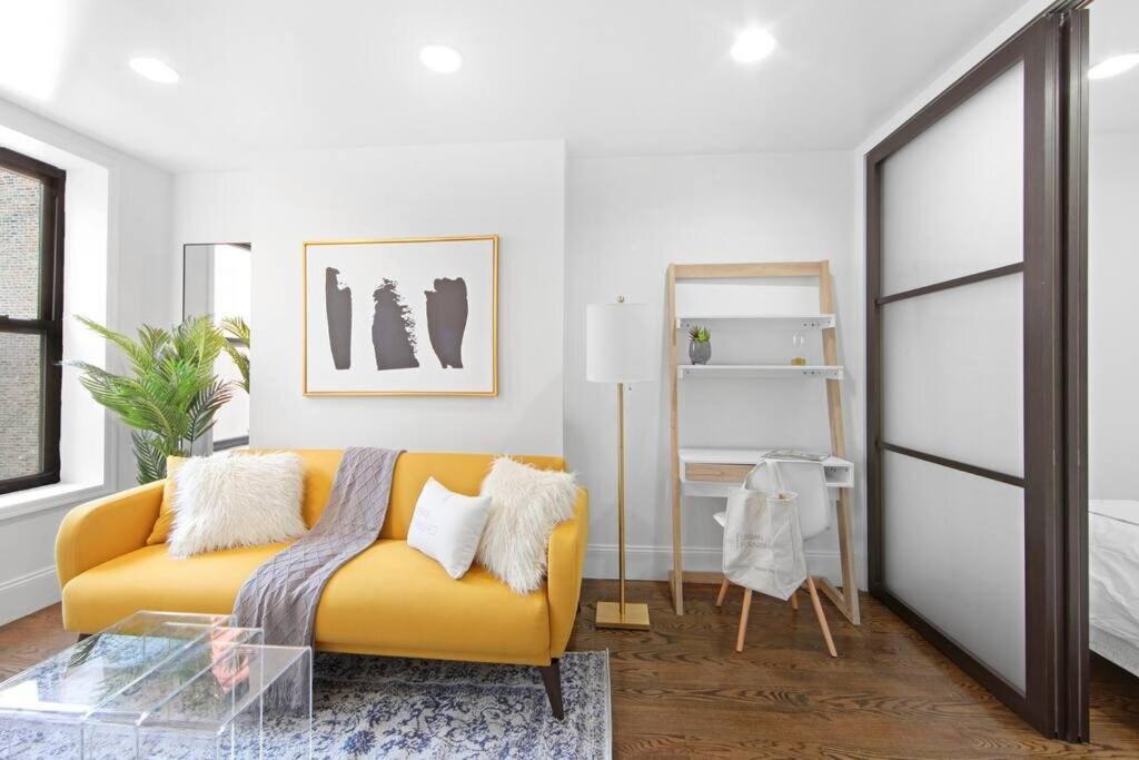 69-4B Modern Lower East Side 1BR PRIME LOCATION